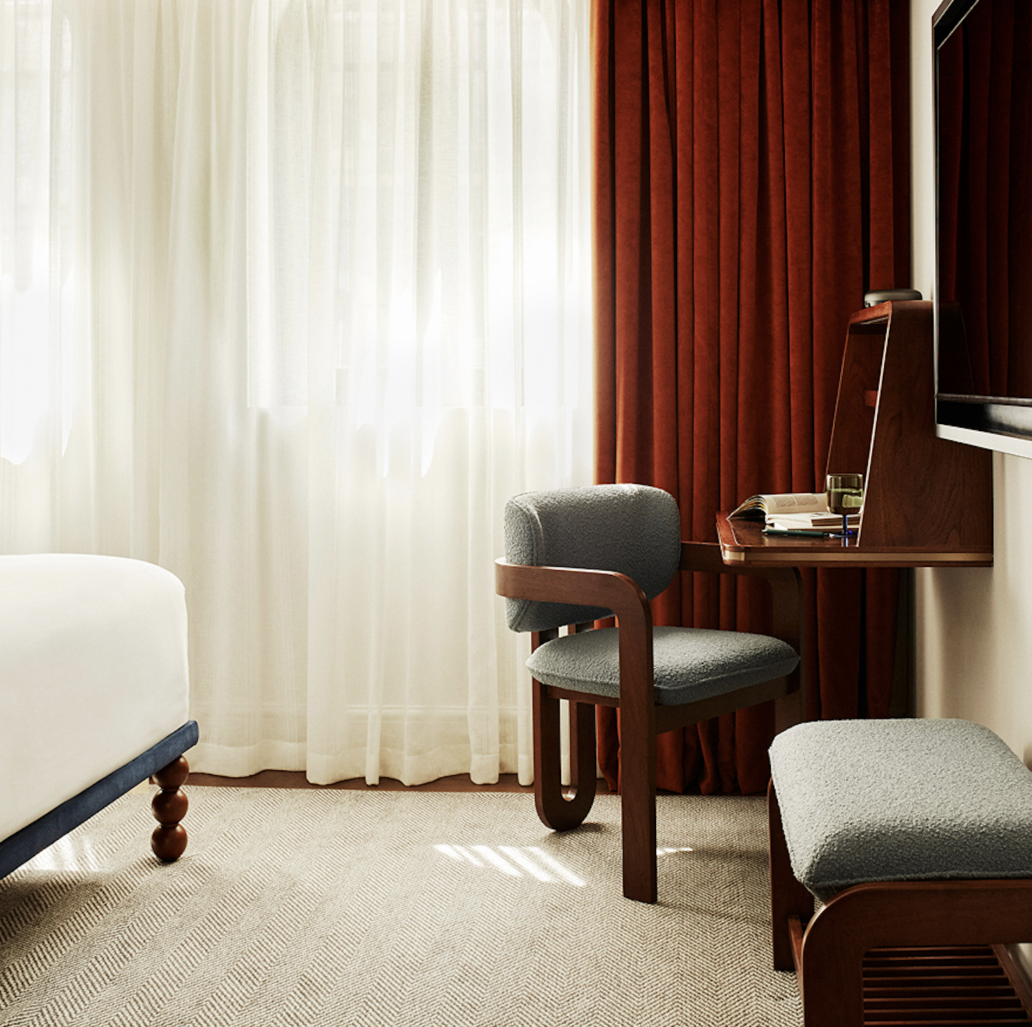 Hyde London City hotel room, warm colors, ideal for meetings and retreats.