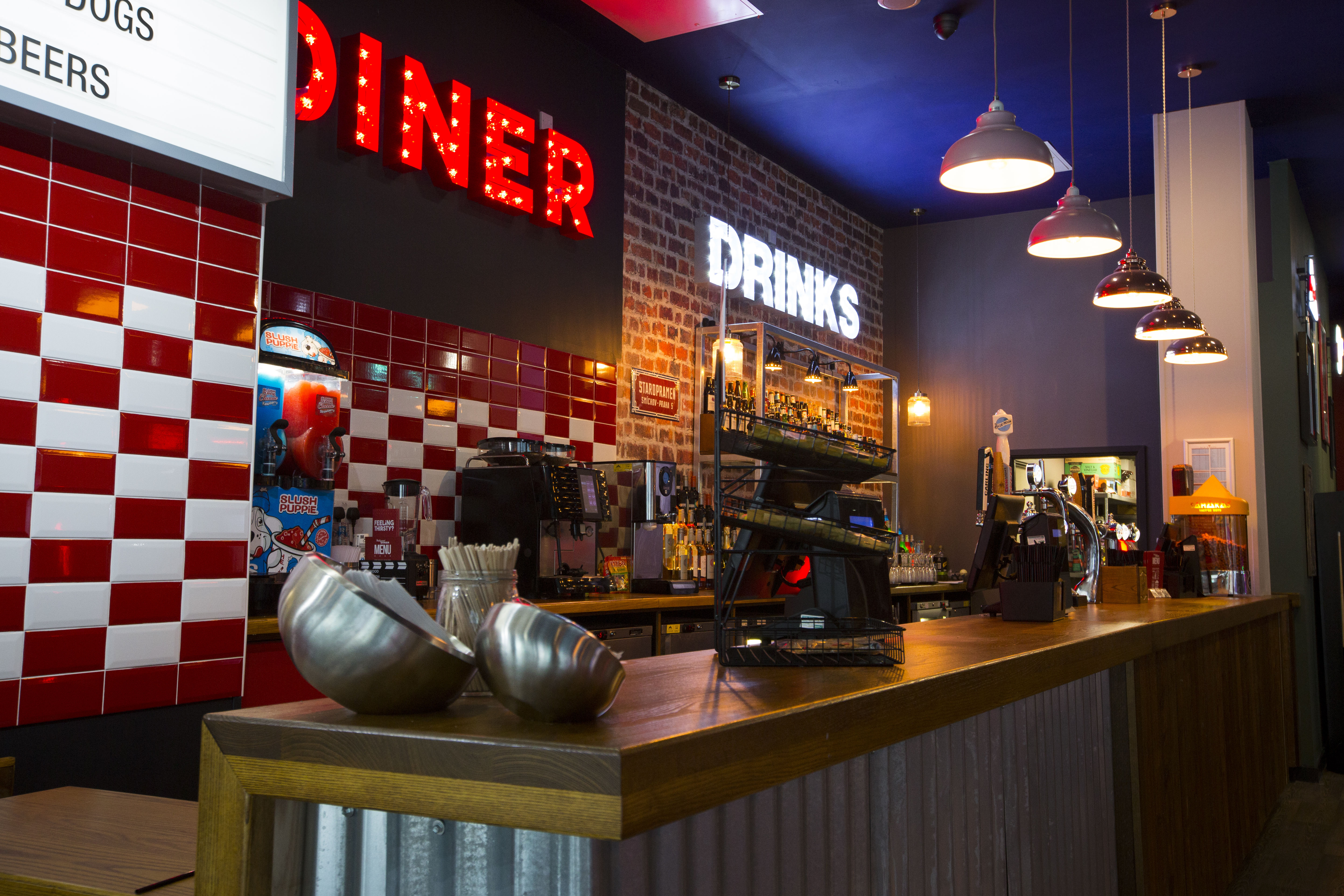 Hollywood Bowl Birmingham - Broadway Plaza - a3c9175b-cc3c-43fb-971b-427d6a1d56f6.jpg