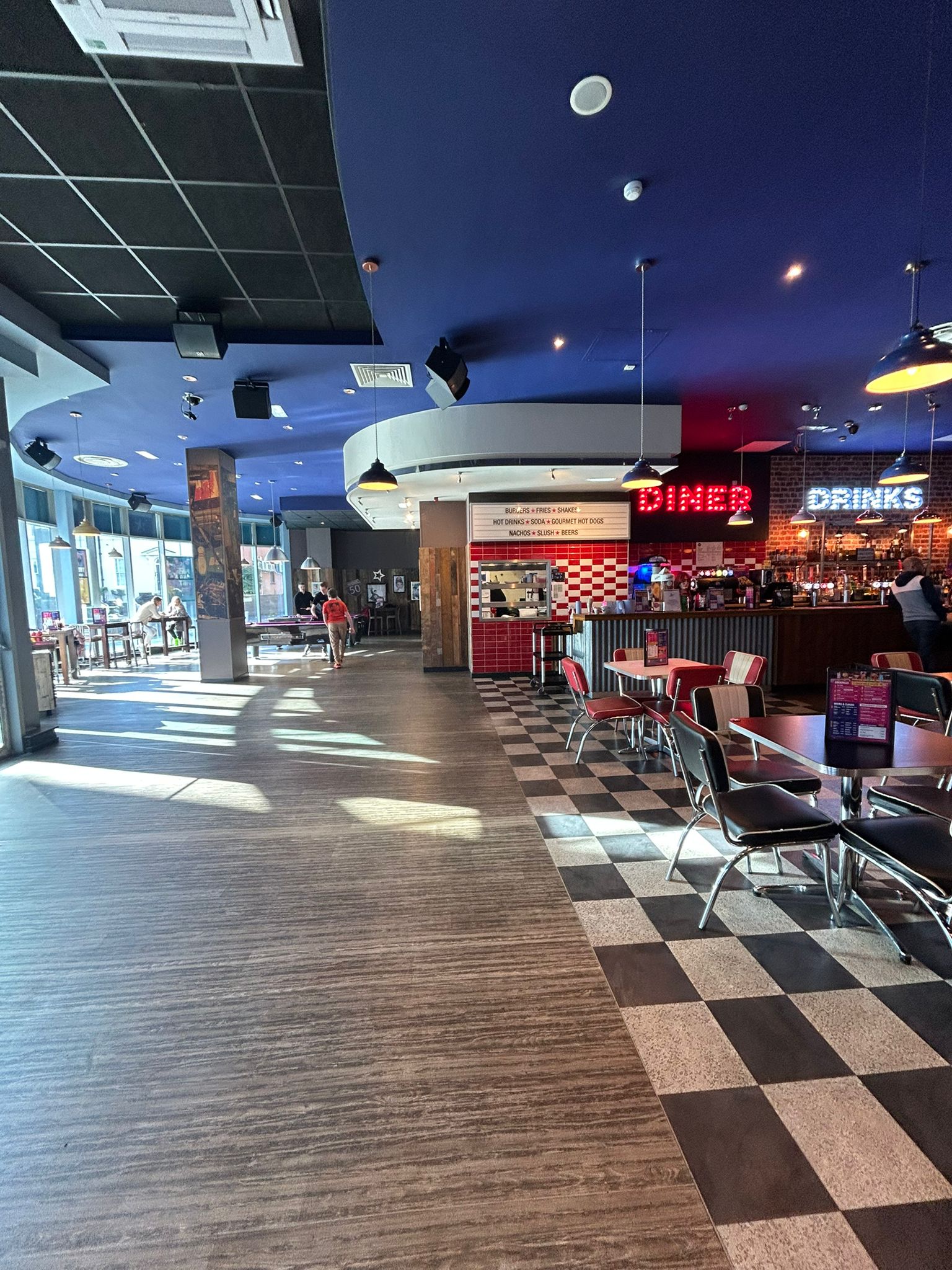 Hollywood Bowl Birmingham - Broadway Plaza - c4cb6e02-8466-4c67-8f32-26b513f3c17a.jpg