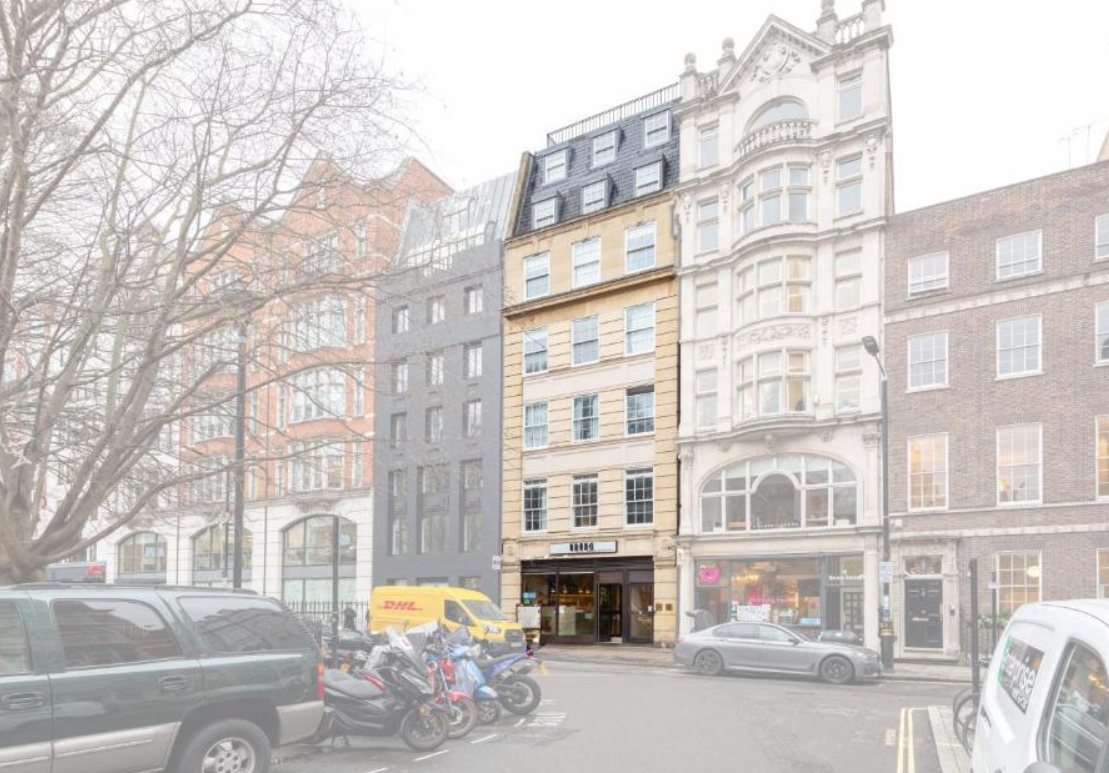 Versatile urban venue for events with unique architecture and easy access.