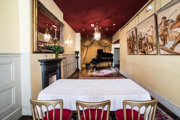 Intimate Rooms - a0eb3939-dbc9-468b-8f45-14c20ecba5c2.jpg