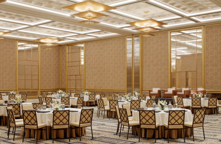 St. George Ballroom, The Peninsula London, elegant round tables for corporate events.