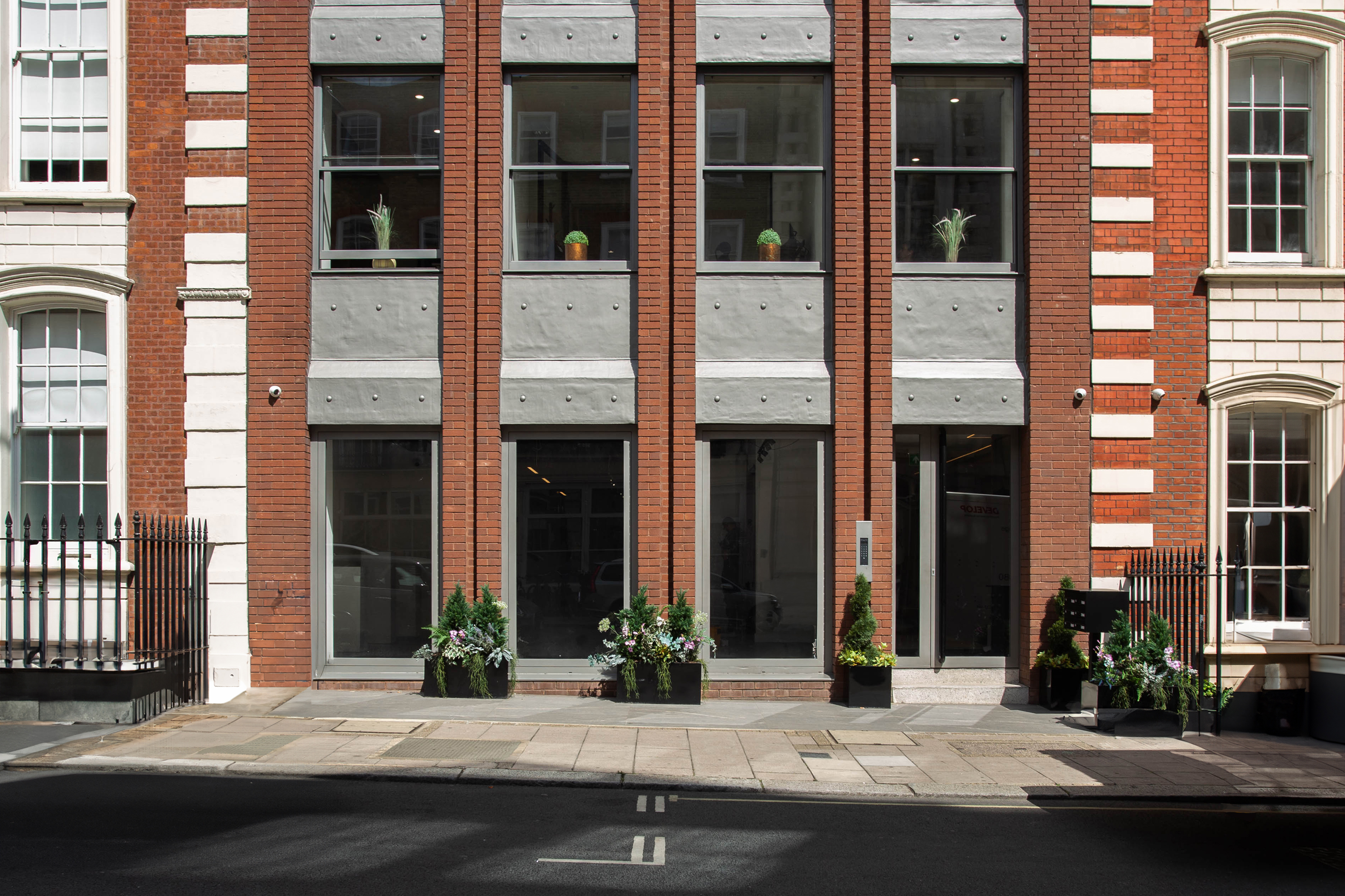 St George Street Gallery - 60db290c-a041-46b7-b5e1-843d9569702f.jpg