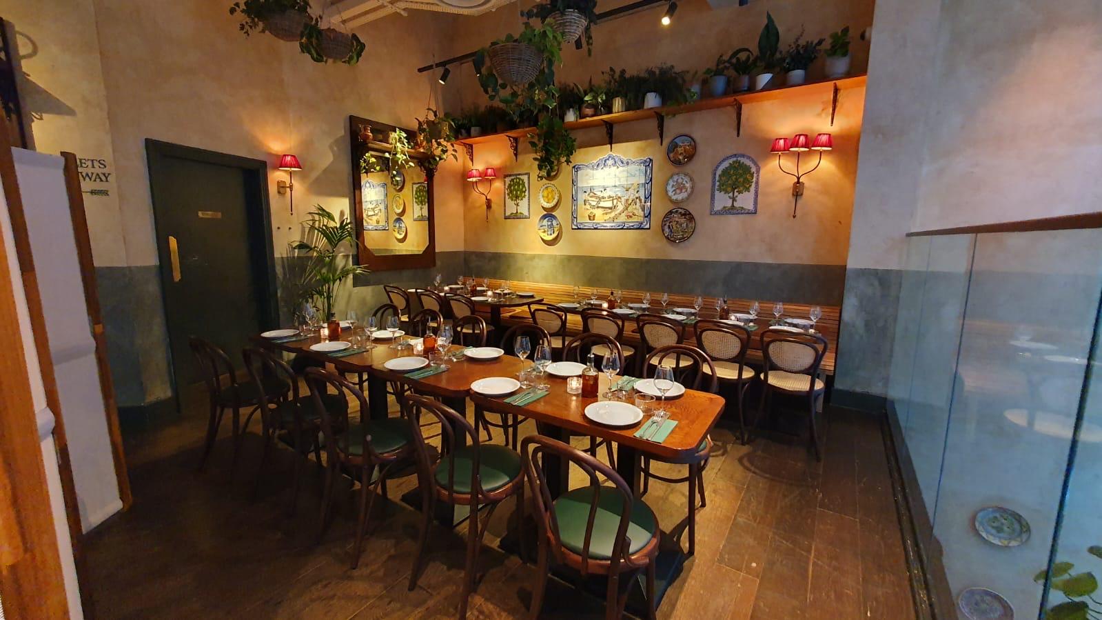 Semi-private mezzanine at Casa do Frango Victoria, ideal for intimate gatherings and corporate events.