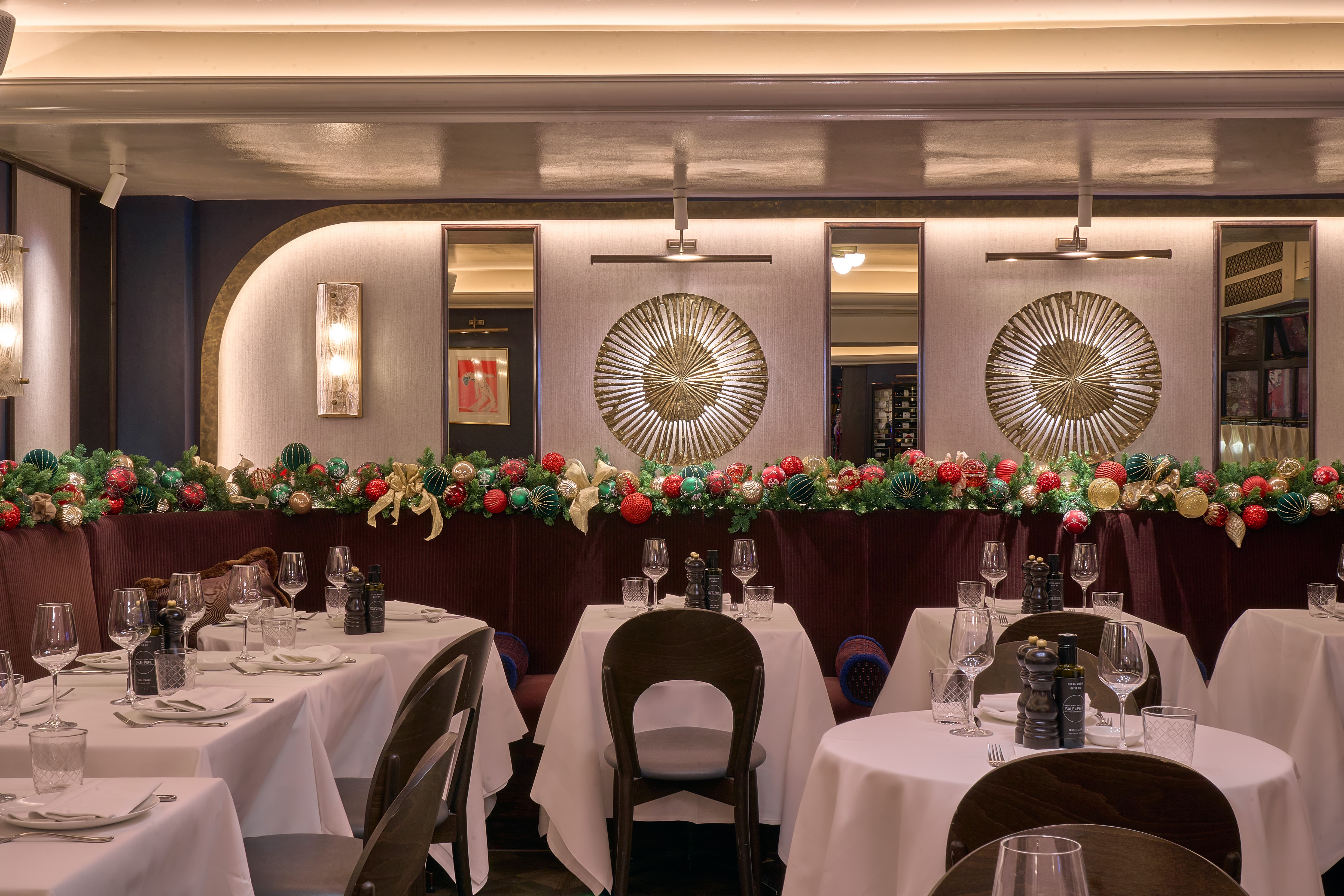 Sale e Pepe Knightsbridge corporate holiday dinner with festive decor and elegant table settings.