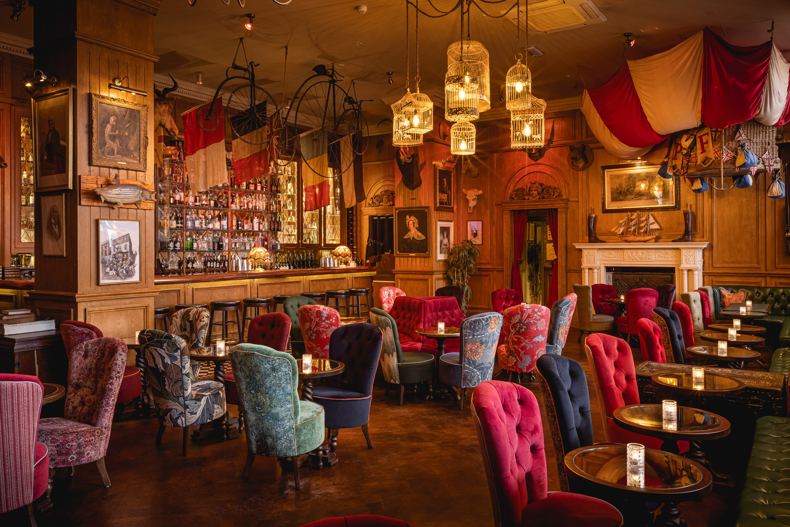 Semi-private venue with plush seating, ideal for casual meetings and networking events.