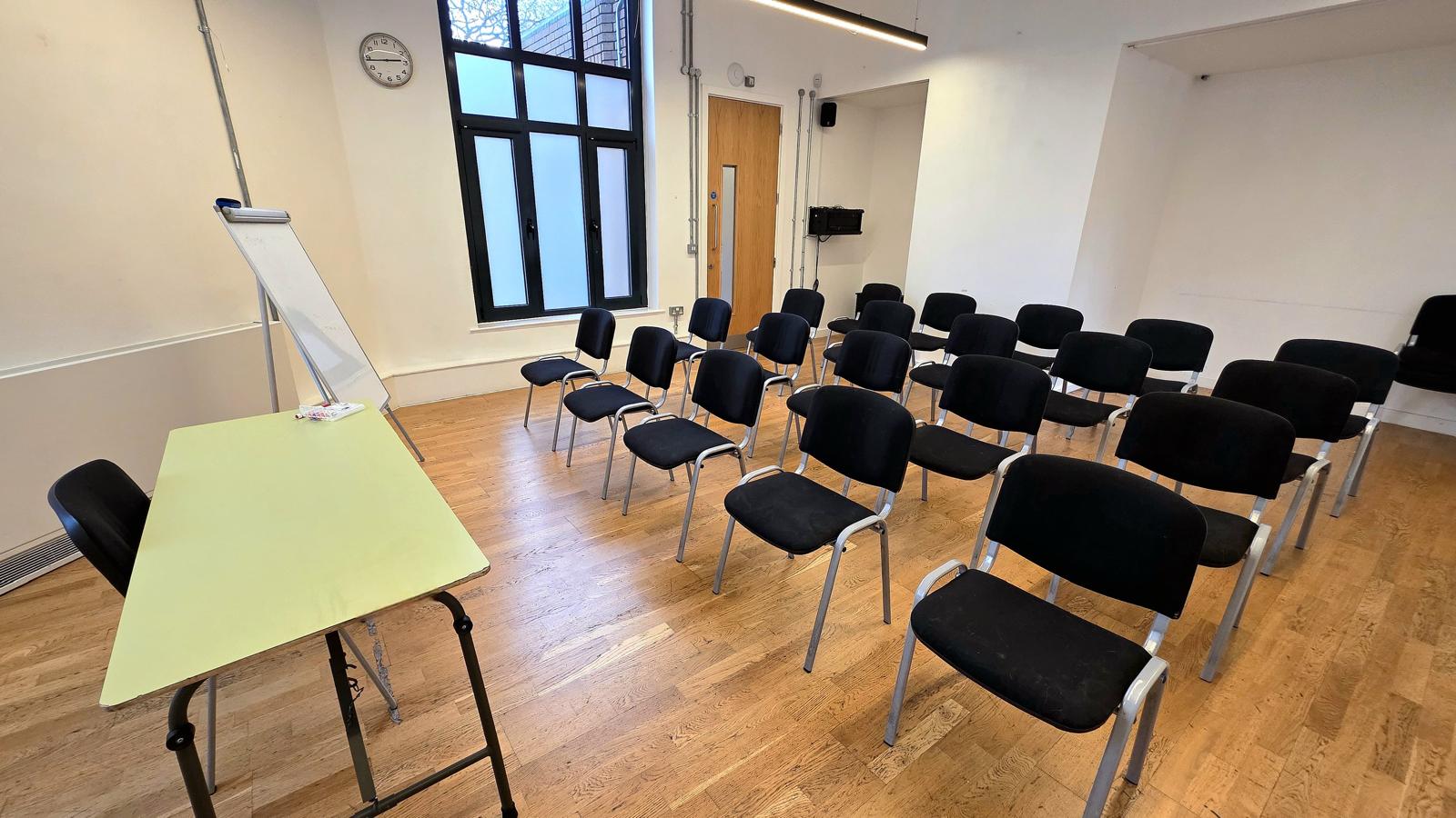 Studio 2 - 3804c5ee-fddc-4f7c-a55e-40d9c3d4c7d6.jpg