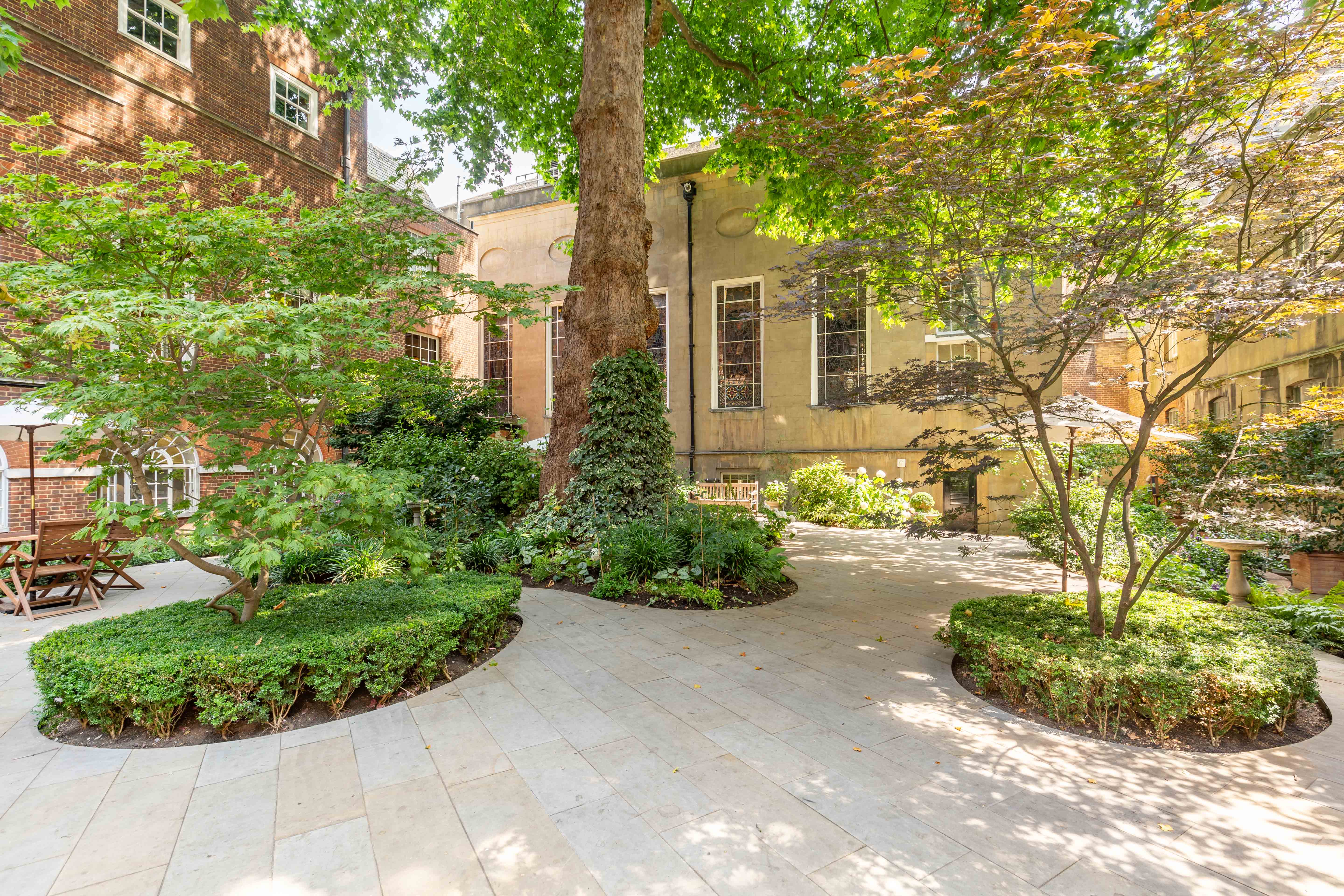 Serene outdoor venue at Stationers' Hall, perfect for events and gatherings.