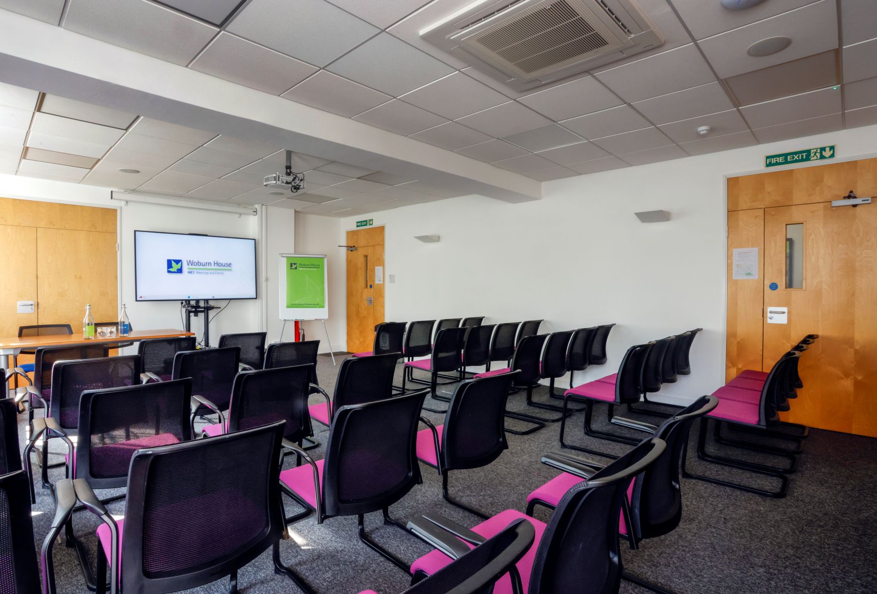 UCEA Boardroom in Woburn House: ergonomic chairs, modern venue for workshops and meetings.
