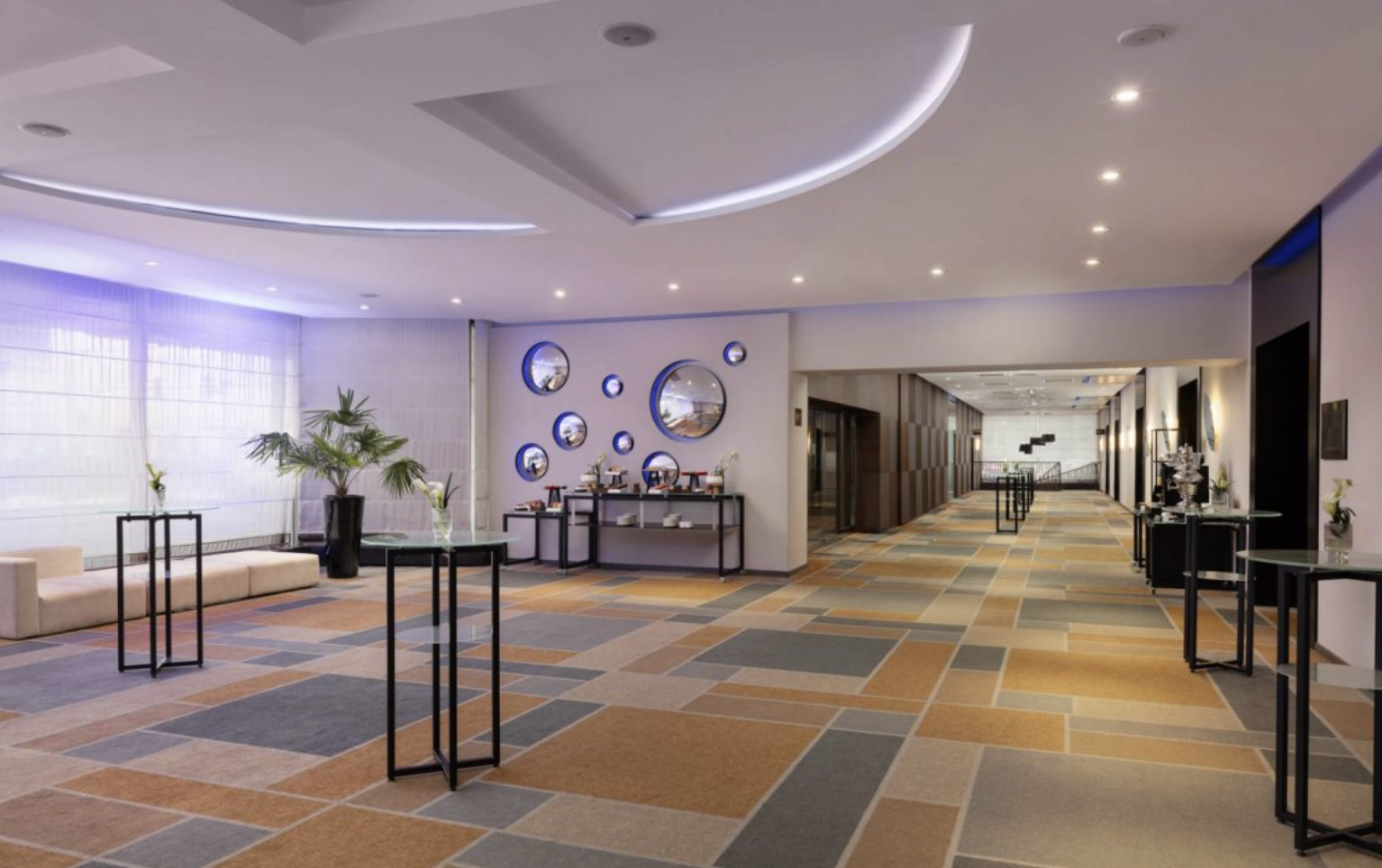 Belweder room in Sofitel Warsaw, modern event space ideal for receptions and engagements.