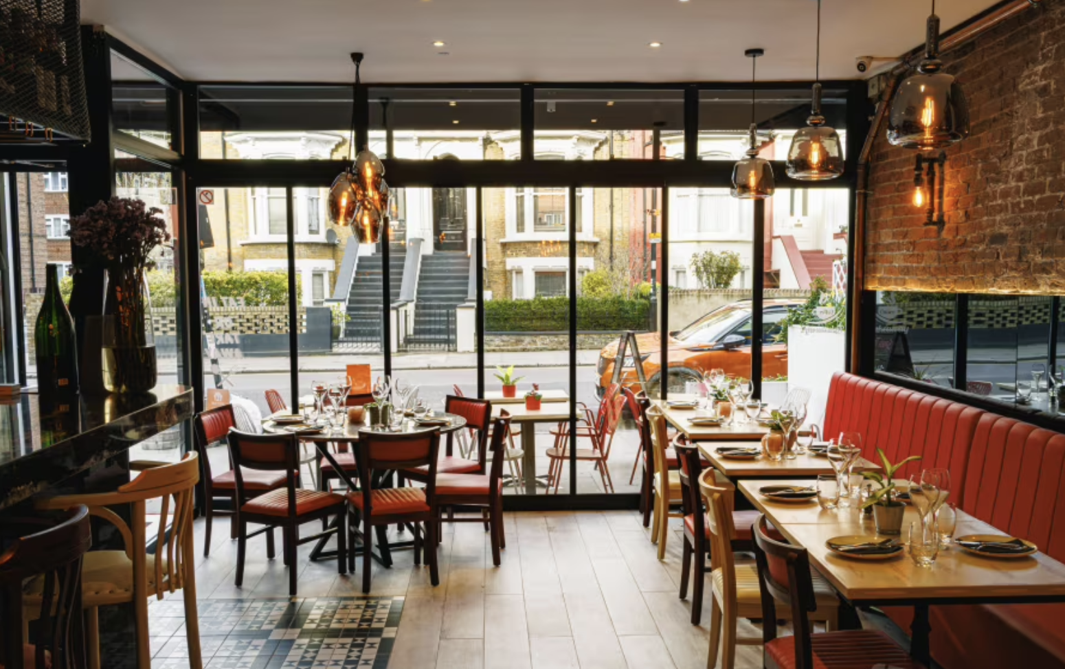 Luna Llena Restaurant: modern venue with natural light for intimate gatherings and events.