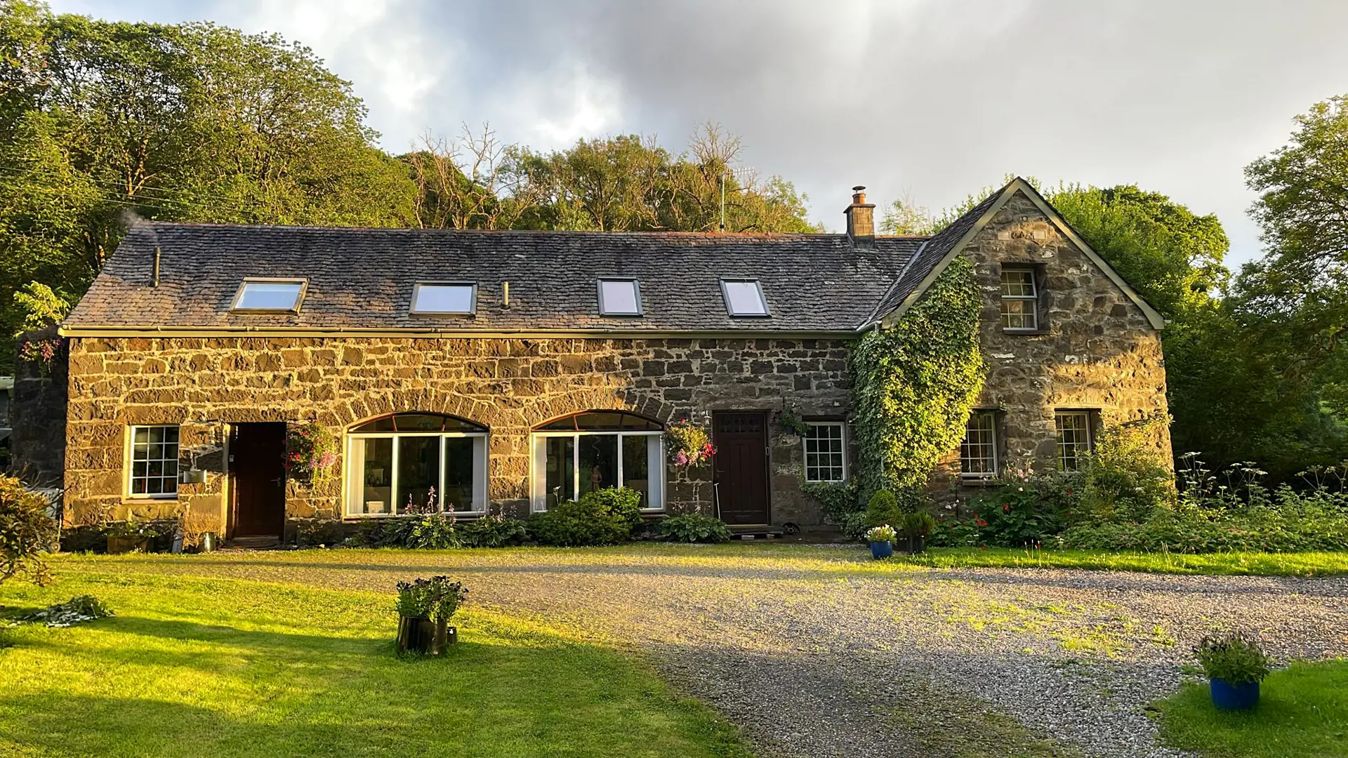 Entire Venue - 6aa9716a-024c-4a9e-851a-d12b1f70054f.webp