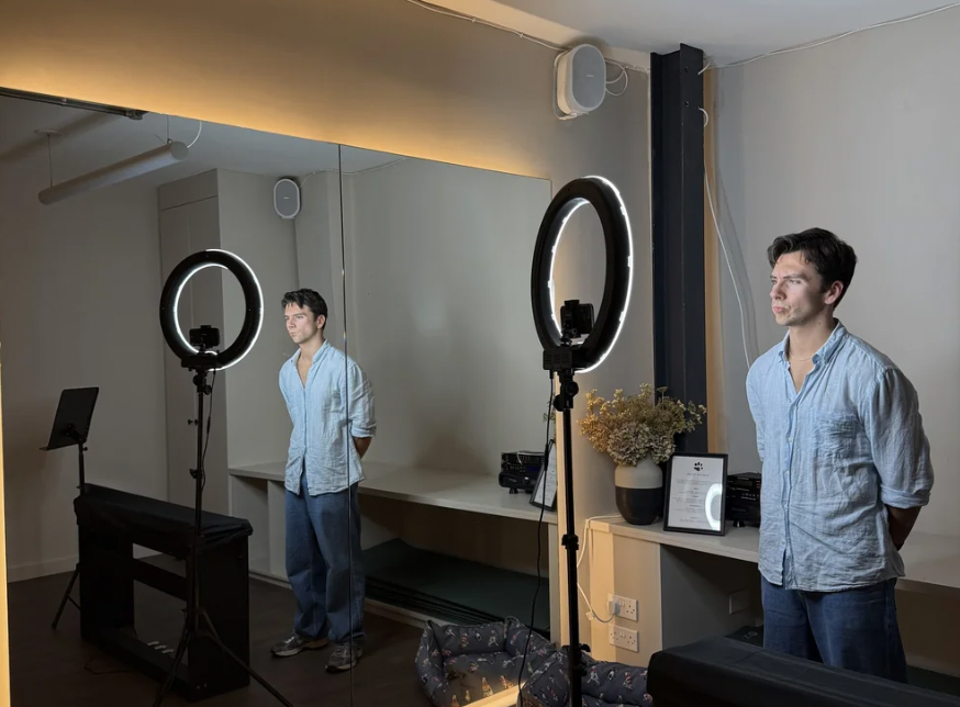 Well-lit Tails Studio venue hire for professional virtual meetings and webinars.