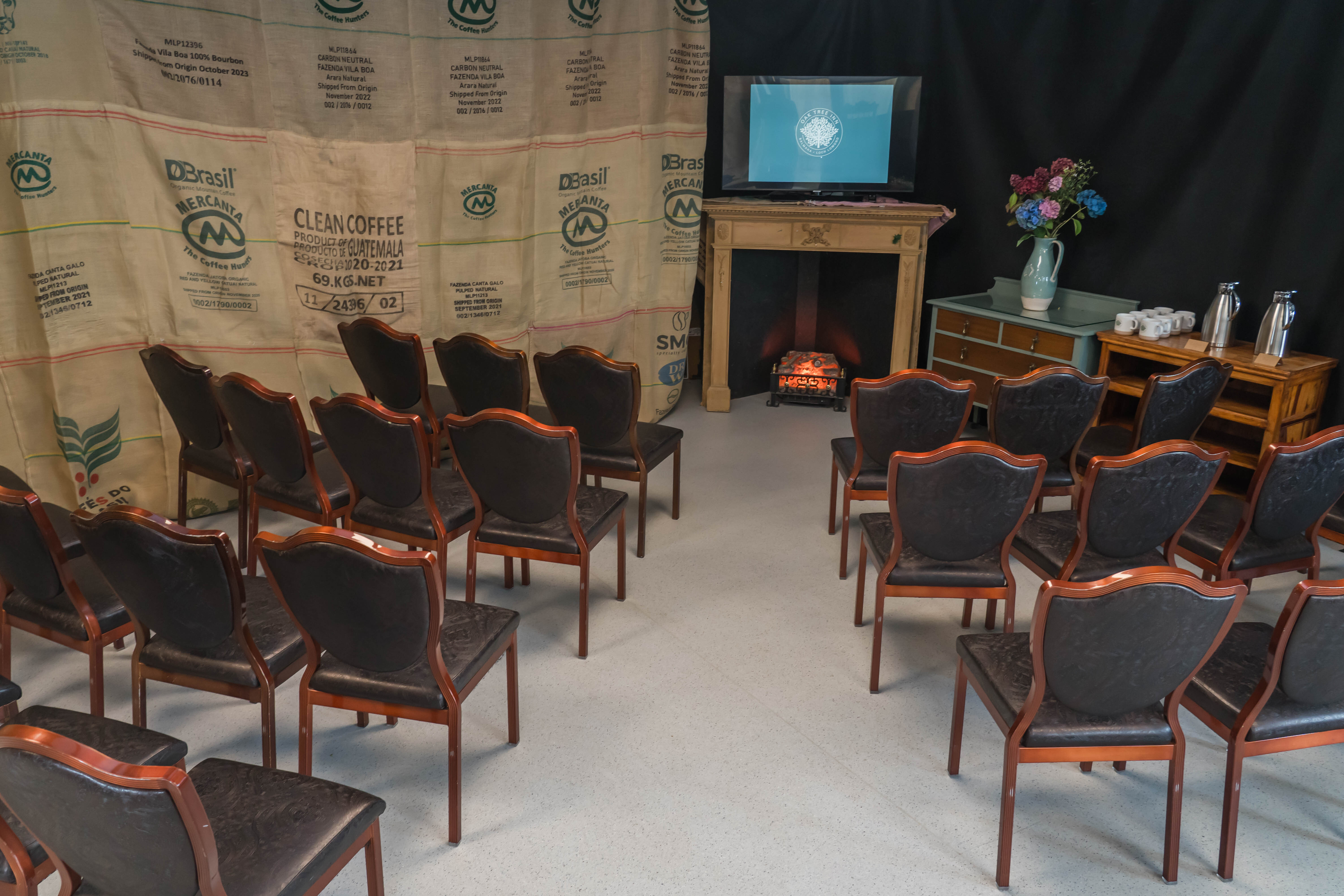 Cozy meeting space at The Oak Tree Inn, perfect for workshops and gatherings.