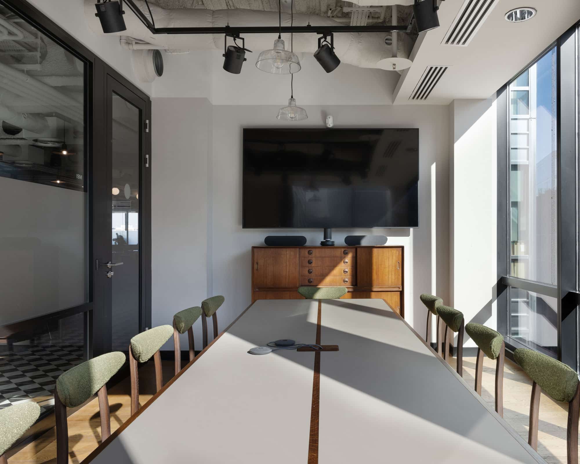 Modern meeting room at Liverpool Street Event Space, perfect for conferences and collaboration.