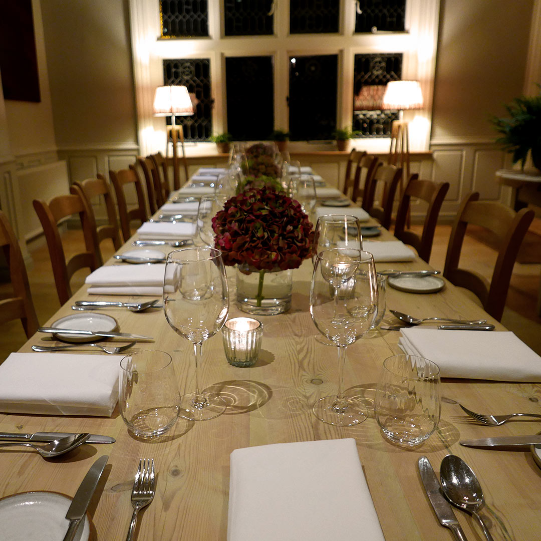 Elegant long dining table with hydrangeas for formal dinner events at Dysart Petersham.