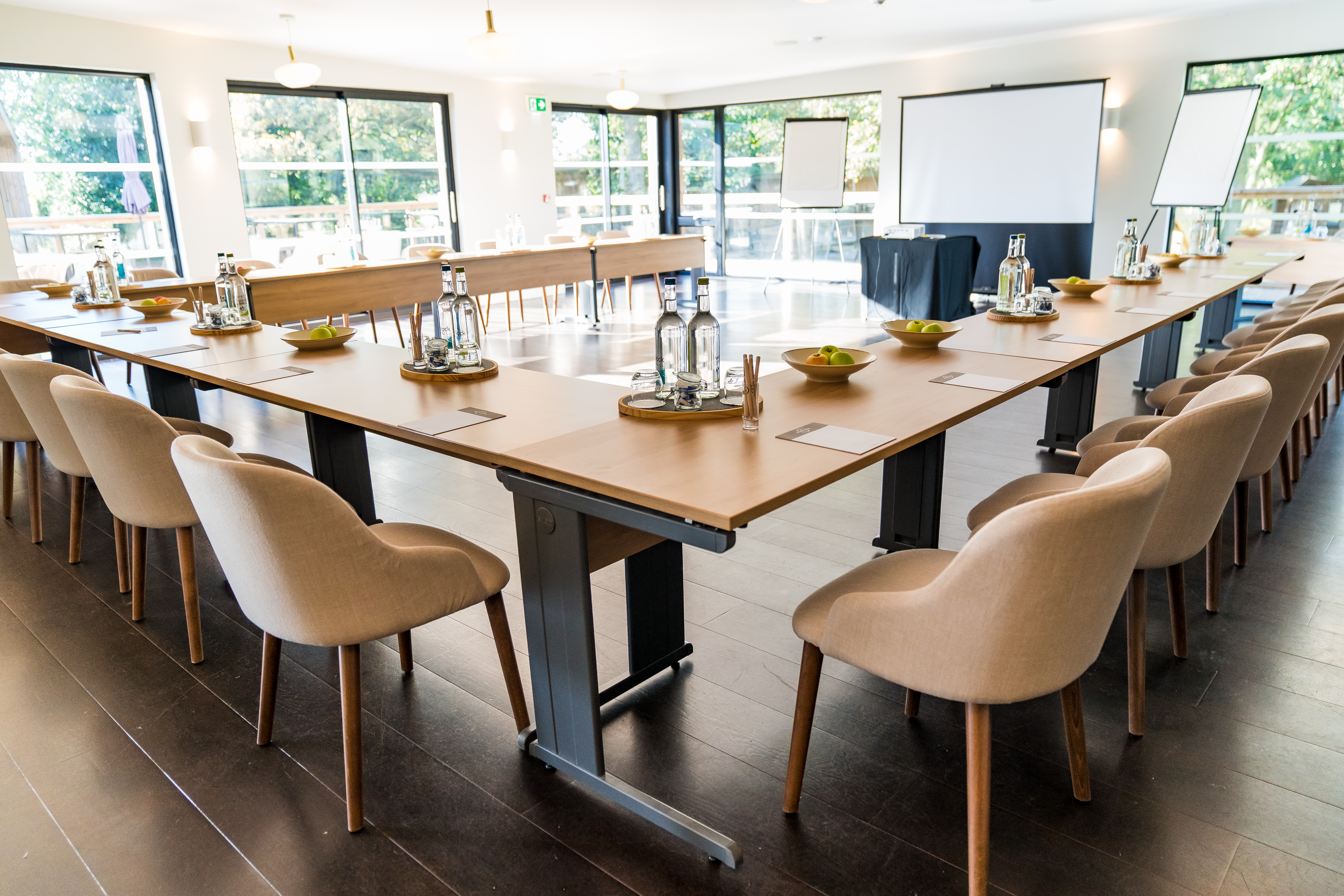 U-shaped meeting room at Heartwood, The Woodlands, perfect for professional workshops.