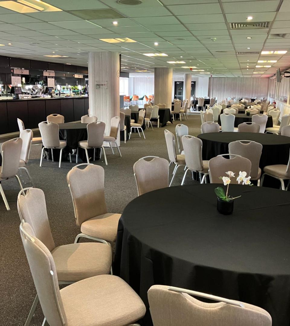 Club 1905 Lounge at Charlton Athletic: Elegant event space for meetings and banquets.