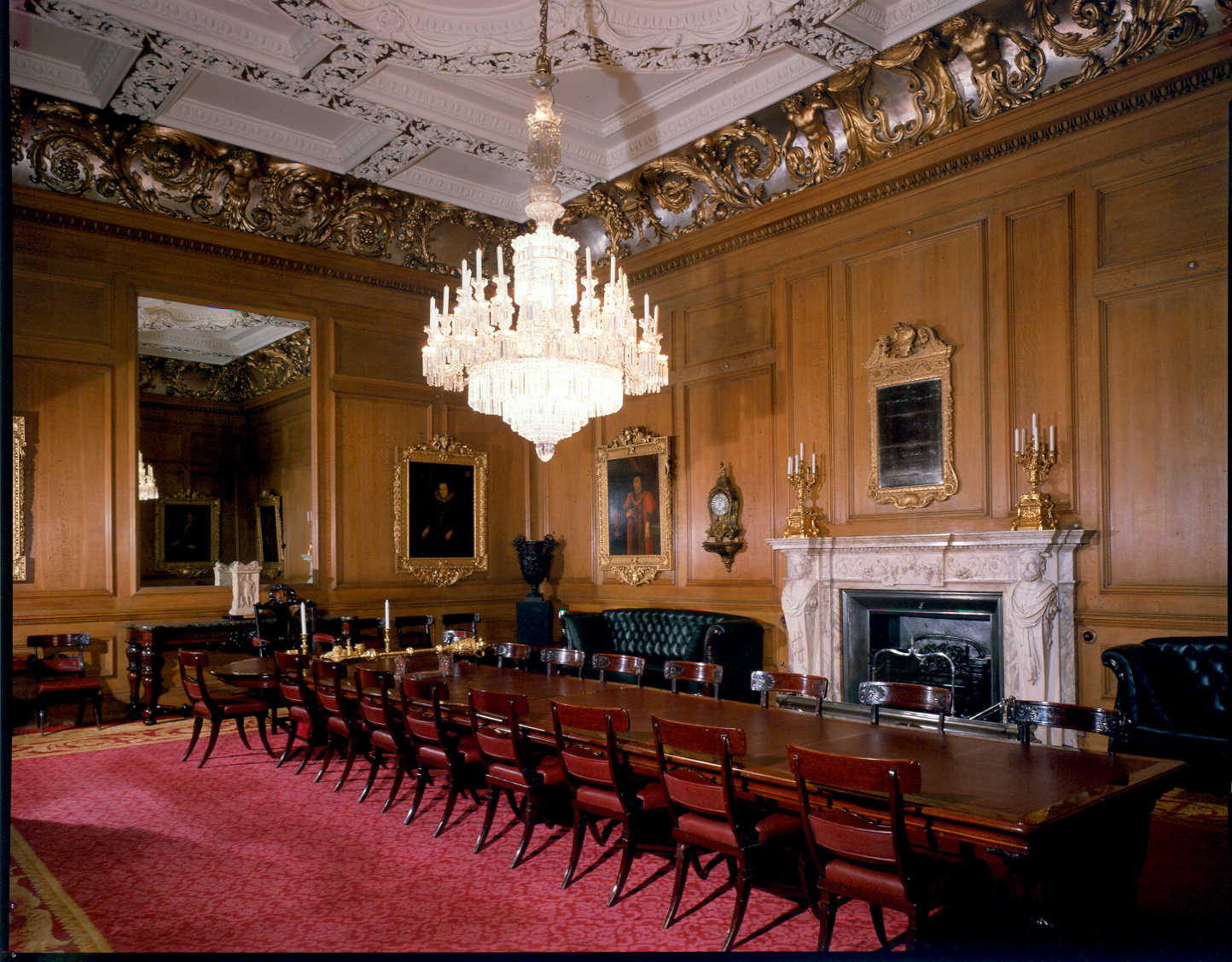 Goldsmiths Hall Court Room wood panel dining chandelier corporate event