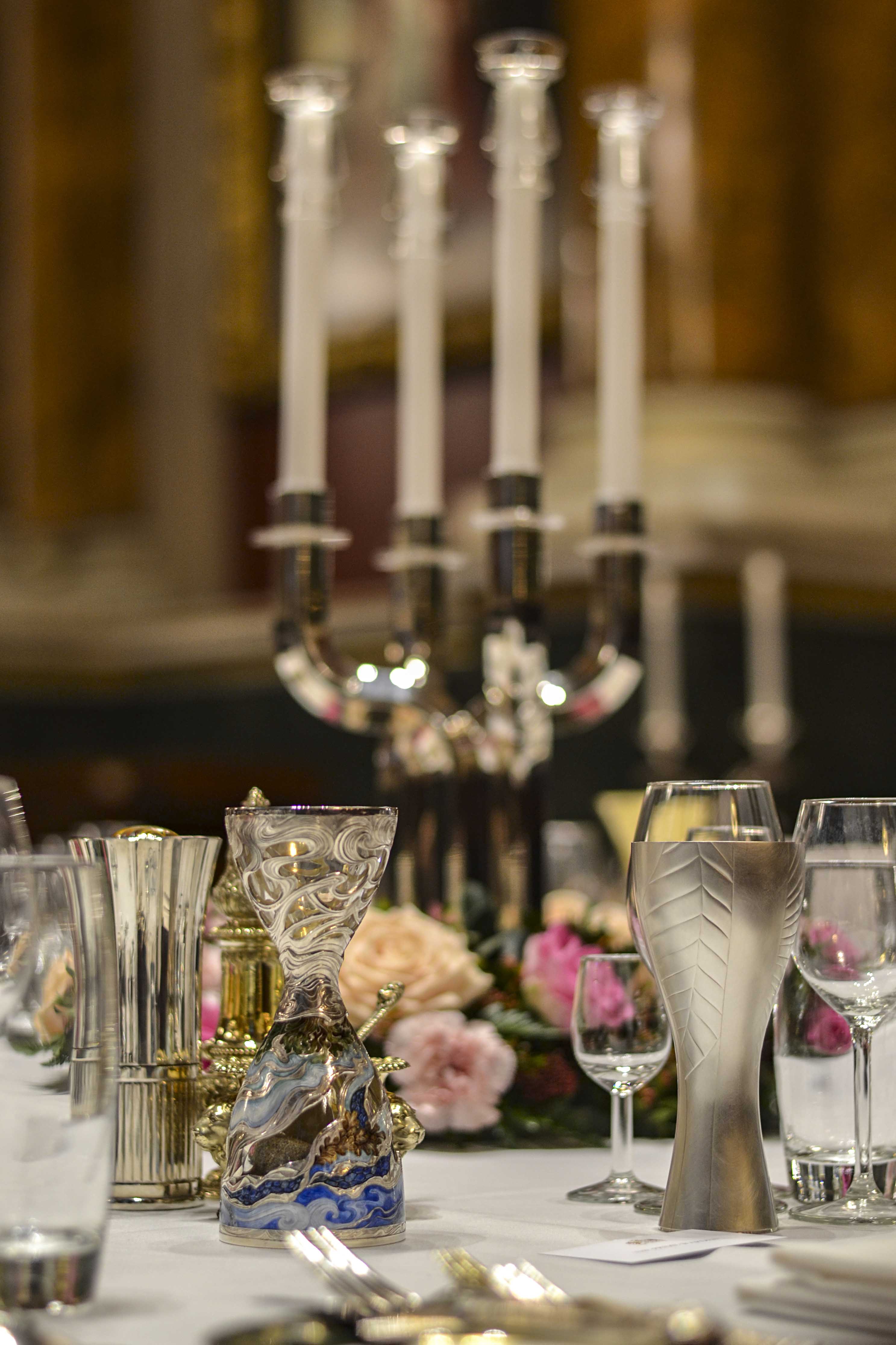 Goldsmiths' Hall court room event, elegant dining, VIP reception