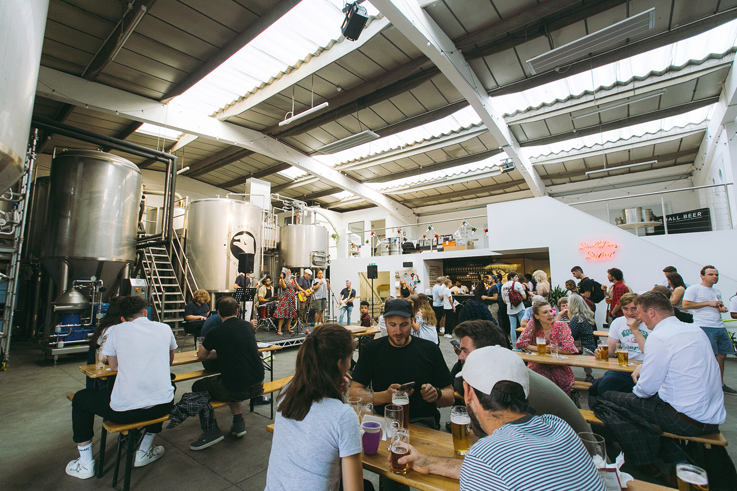 Hiver beer in a trendy taproom, ideal for corporate events and networking.