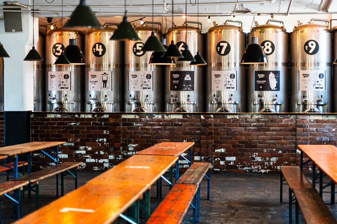 Hiver beer in a rustic taproom, perfect for casual meetings and team-building events.