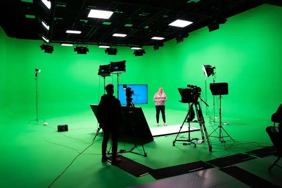 Green Screen Studio - 3a821b0e-2997-4a92-9149-ab7b32ea0630.jpg