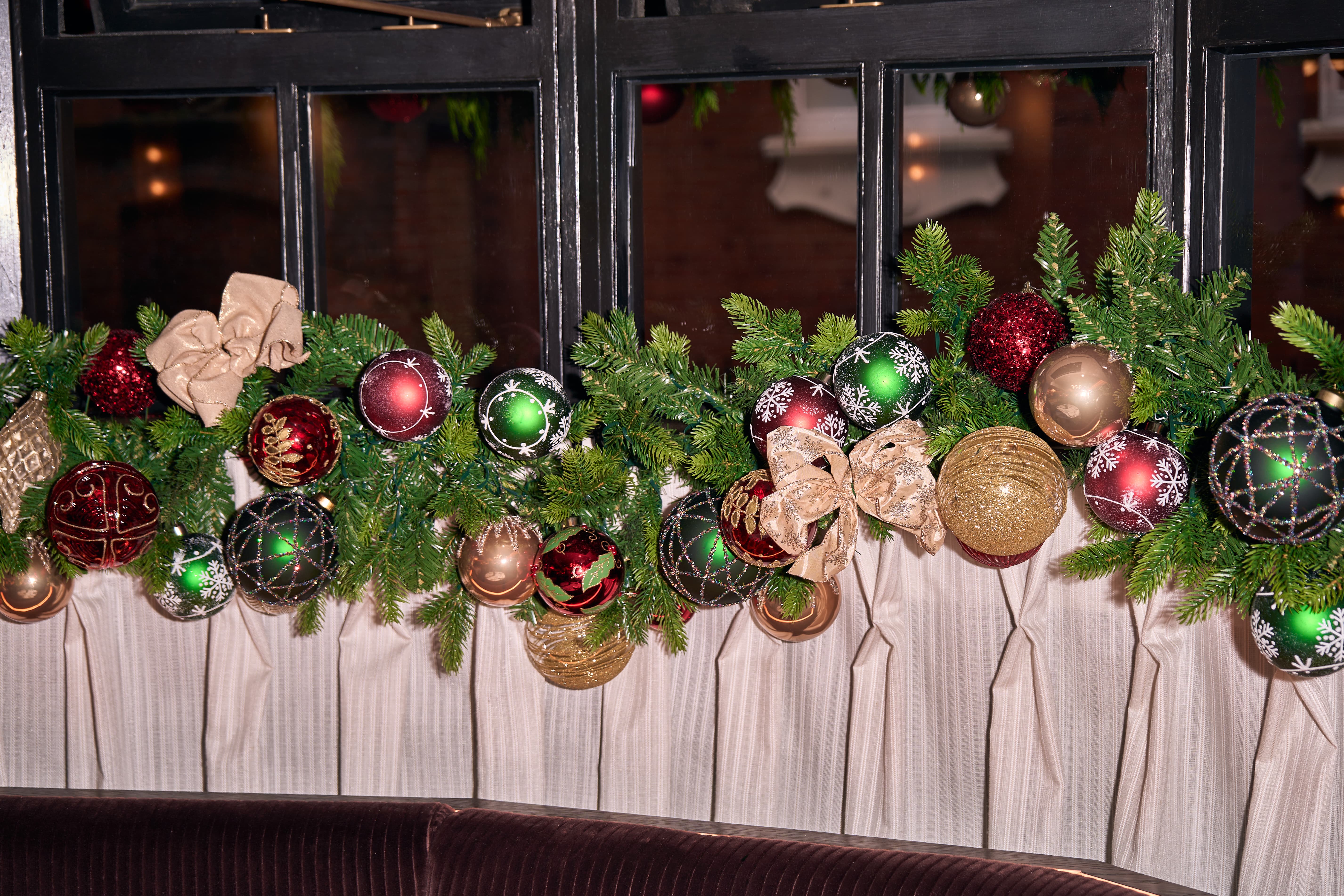 Elegant seasonal table centerpiece in Sale e Pepe private dining room for event venue hire.