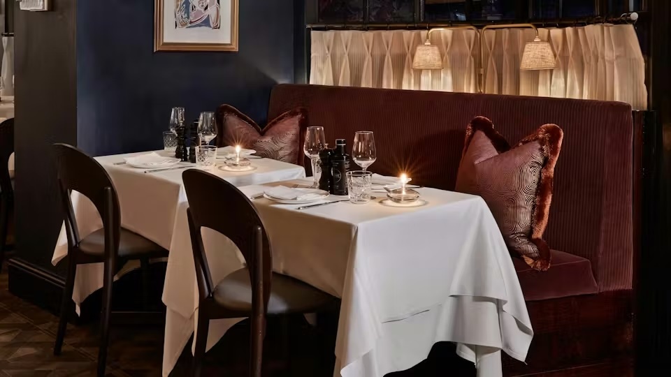 Private dining room in Sale e Pepe, ideal for corporate meetings and intimate events.