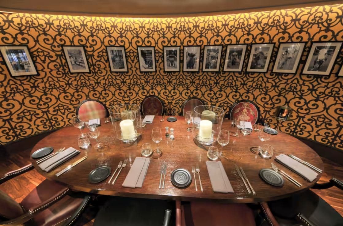 Icon Lounge - eeae28cf-29f1-45e5-8ad6-453ce46ab7fa.jpeg