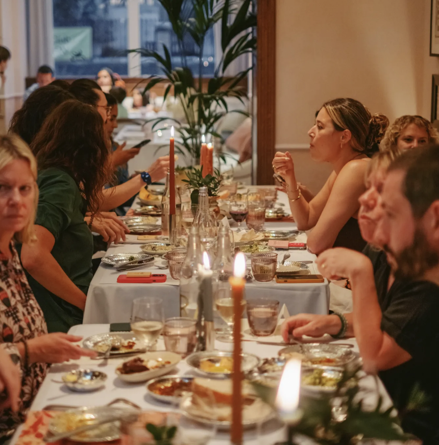 Elegant restaurant dining setup in Leydi, perfect for intimate events and networking.