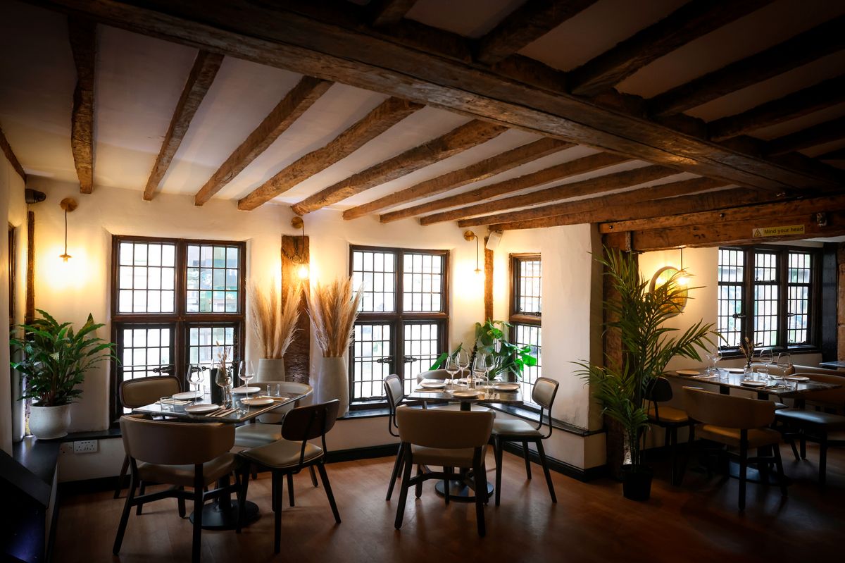 Intimate Lounge Bar at Restaurant Sat Bains, perfect for corporate dinners and gatherings.