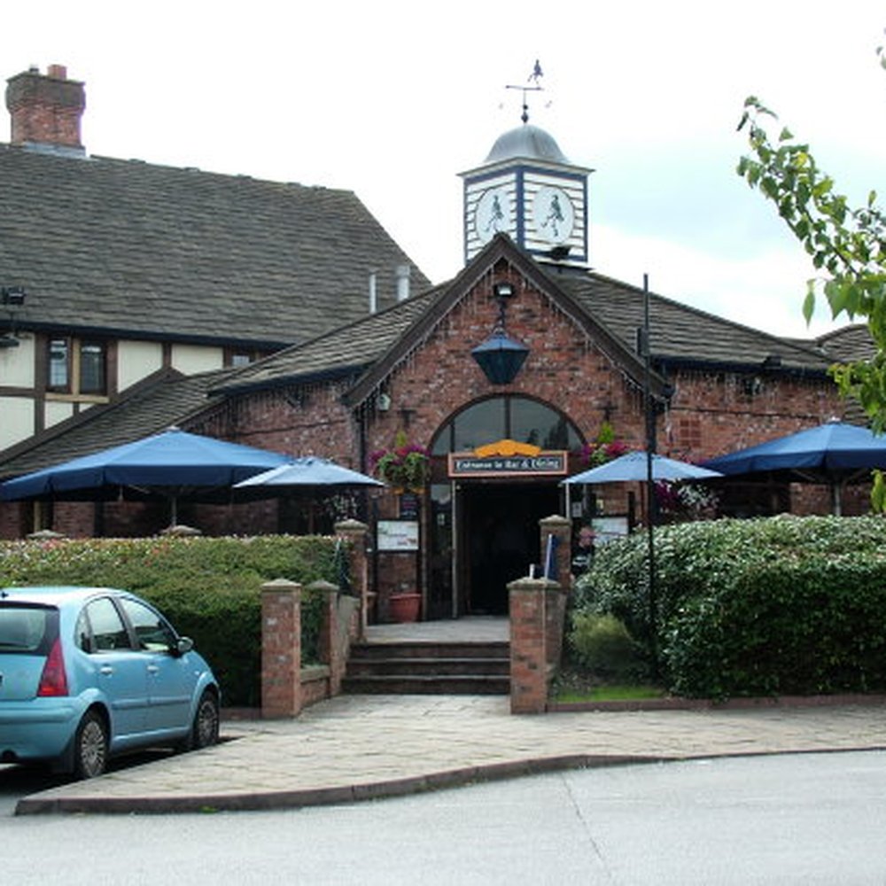 Charming outdoor raised decking at The Larwood & Voce for intimate events and meetings.