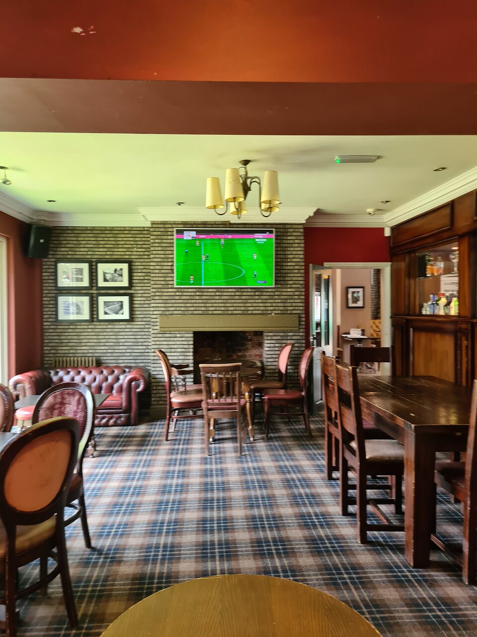 Cozy Ye Olde Trip to Jerusalem pub with rustic decor, ideal for meetings and gatherings.