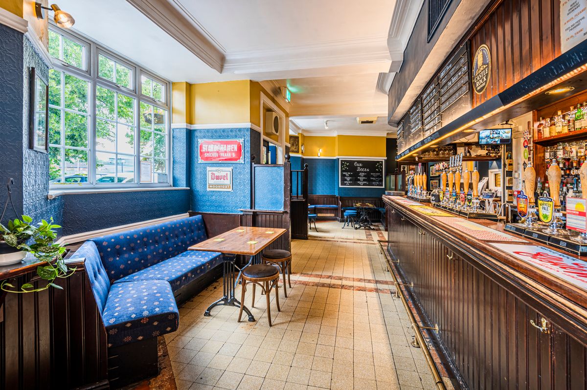 Cozy bar area at Vat & Fiddle, ideal for networking events and casual gatherings.