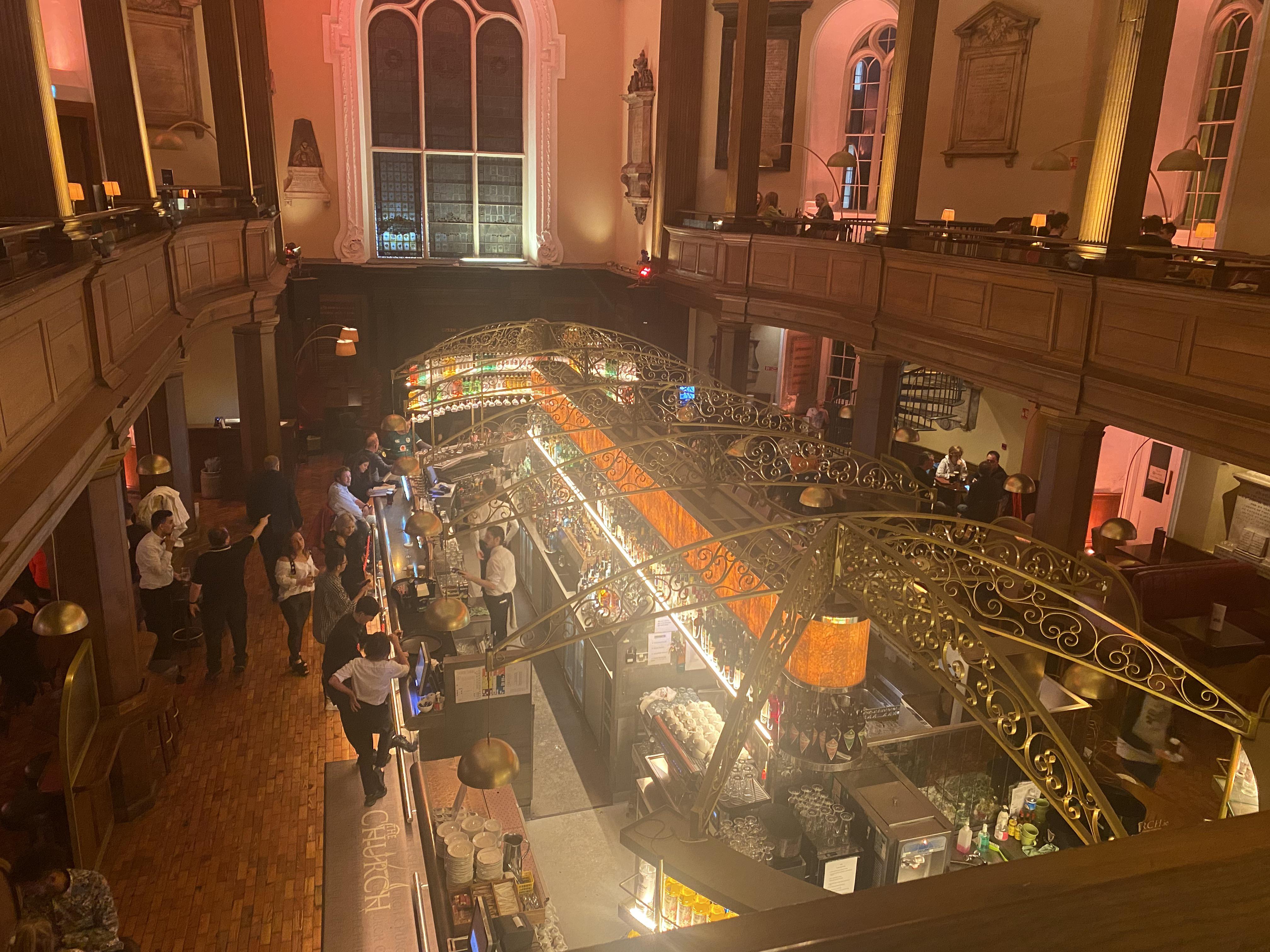 Vibrant Altar at Pitcher & Piano, ideal for upscale receptions and cocktail parties.