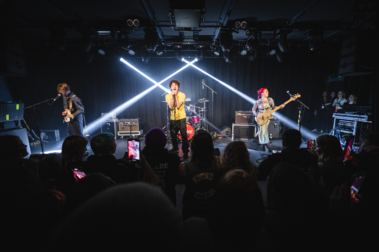 Vibrant live music performance on Main Stage at Metronome, perfect for events.