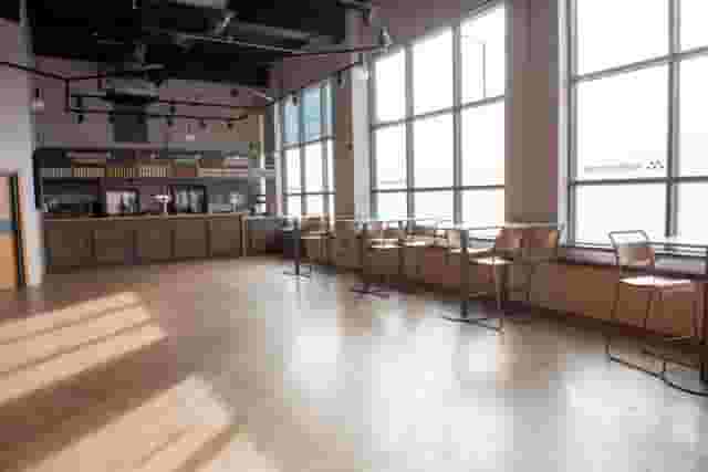 Bar & Atrium