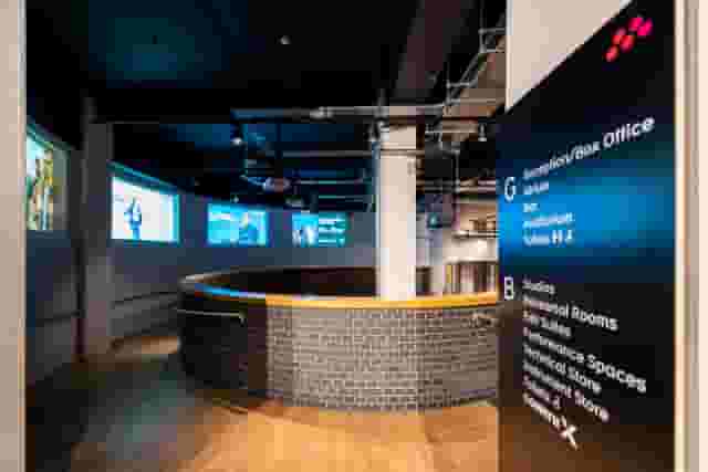 Bar & Atrium