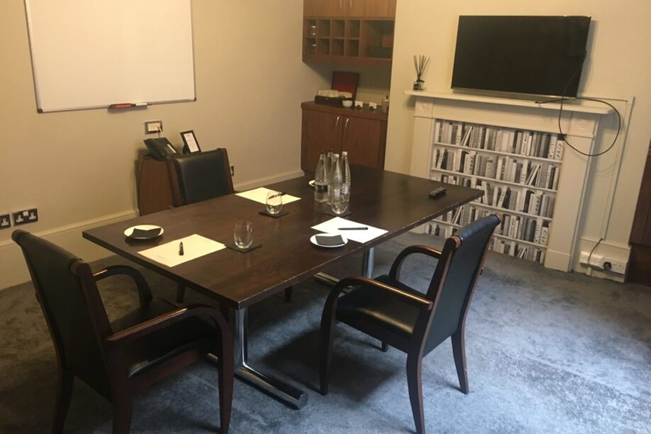 Directors Room - 6be97d60-1dd4-4bdd-bcd6-9b05c5c8b30f.jpeg