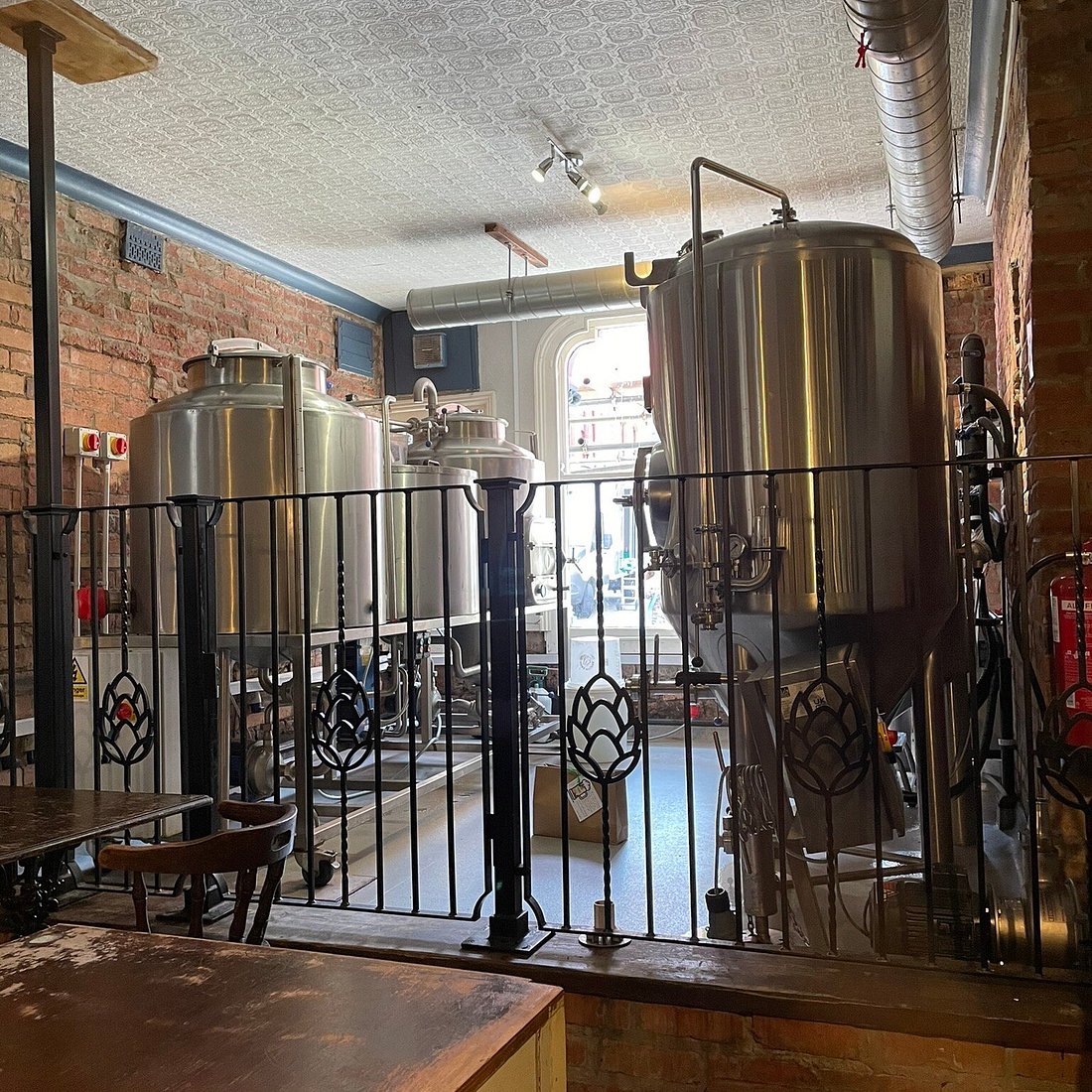 Chesterfield Lounge in Angel Microbrewery: stylish venue for corporate events and gatherings.