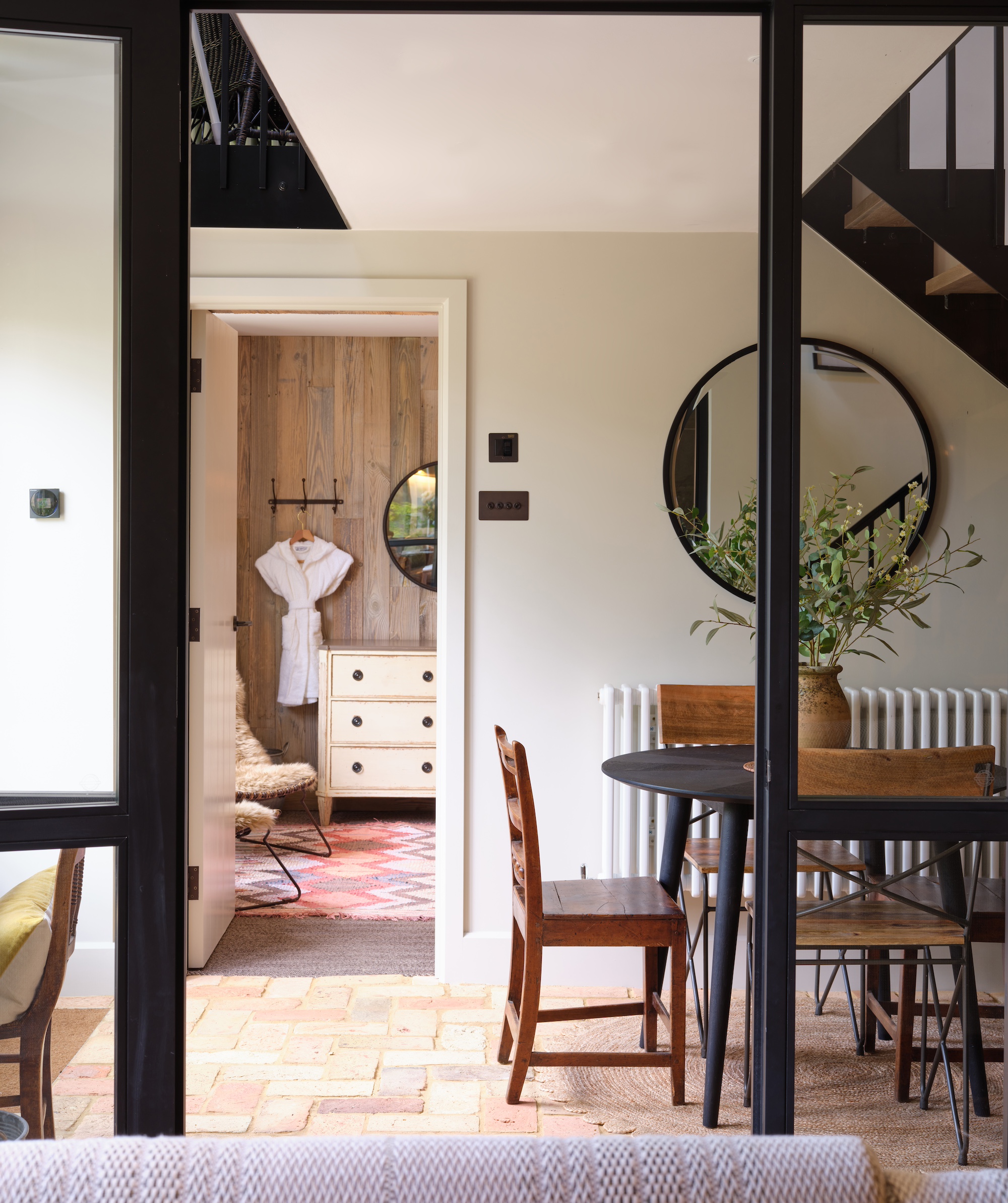 Private Dining Barn Calcot - stylish meeting space for events and brainstorming sessions.