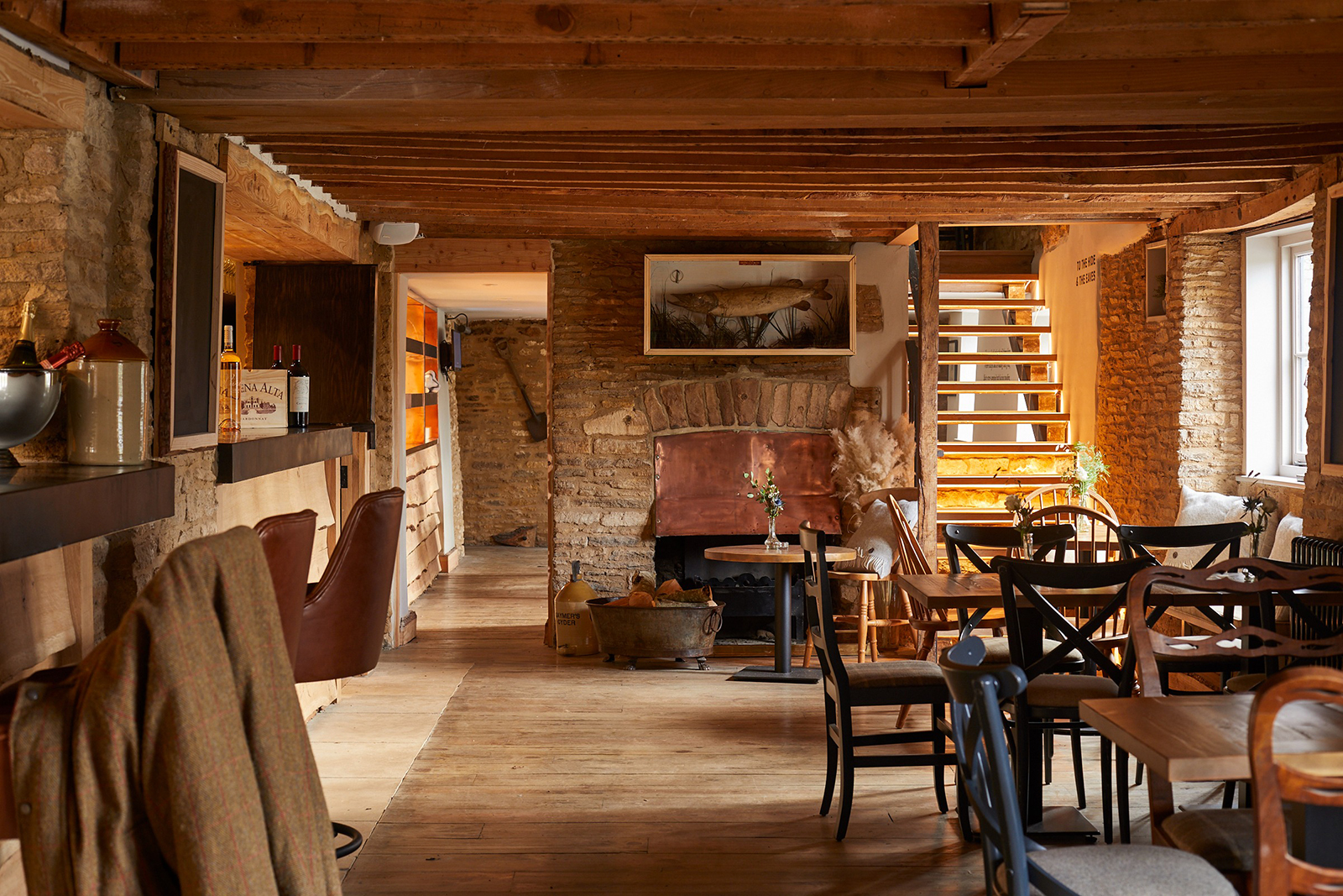 Wild Thyme & Honey Suite, rustic décor ideal for intimate meetings or workshops.