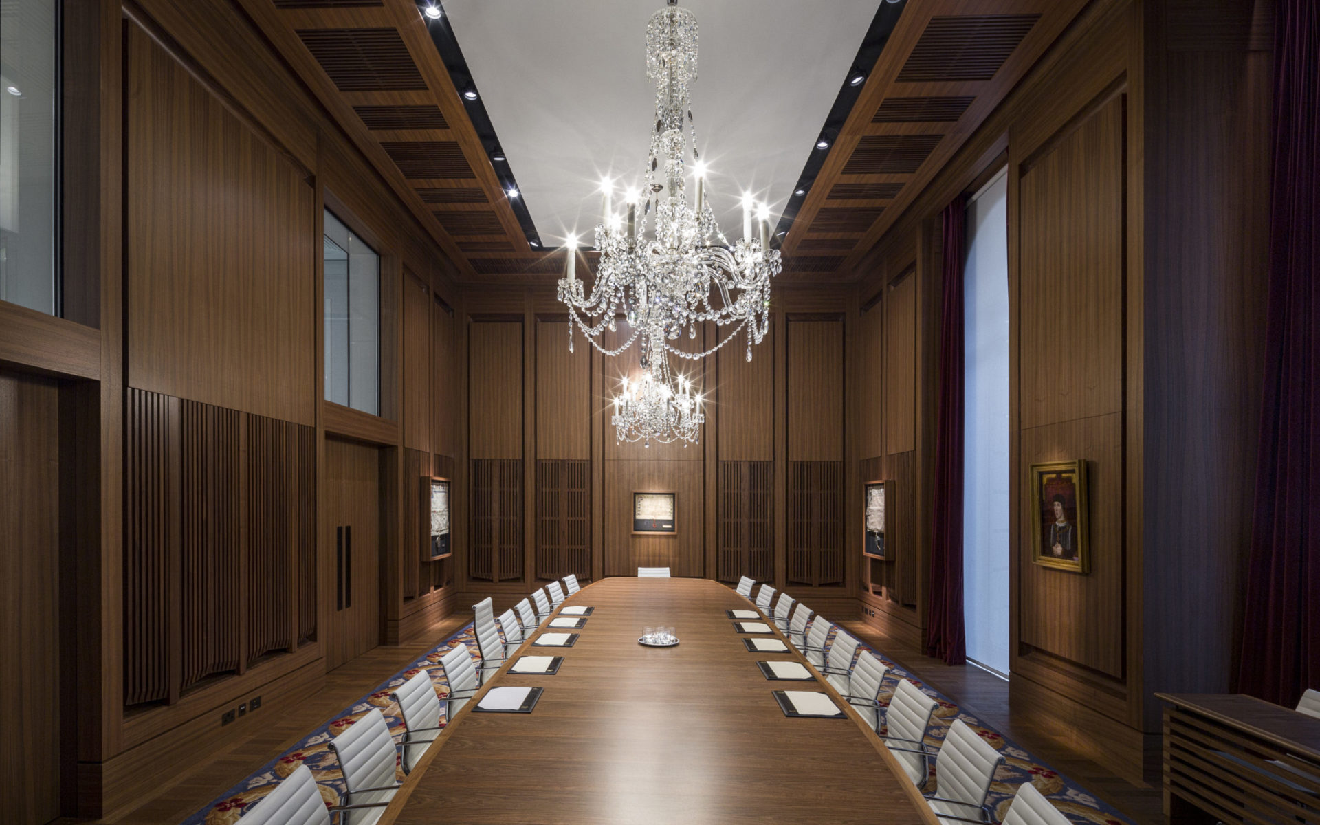 Elegant Leathersellers' Hall dining room for upscale meetings and corporate events.