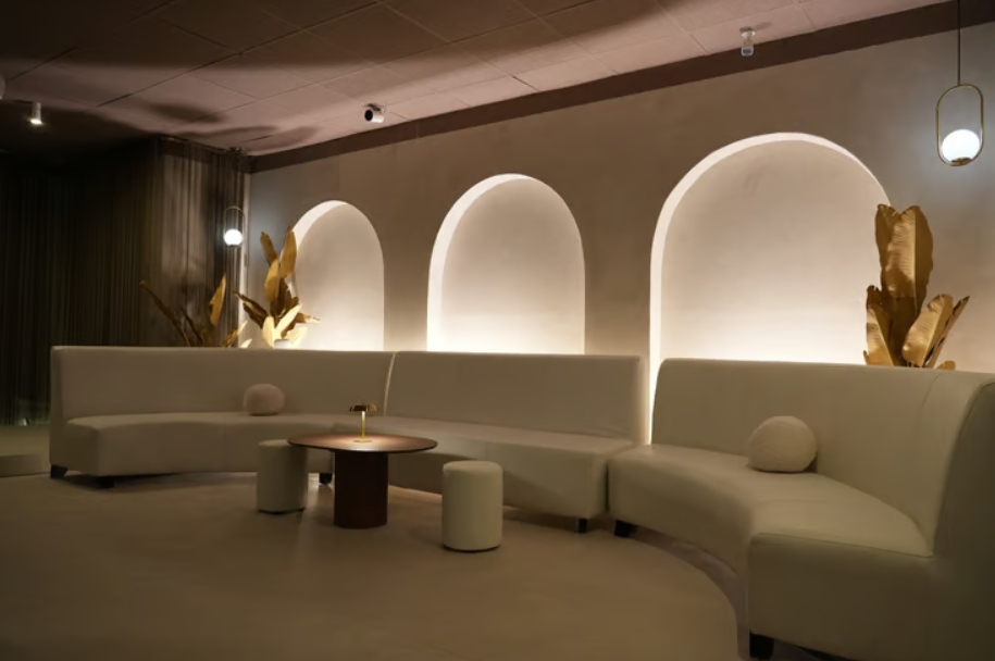 Luxury networking breakout space with curved seating in the Treasure Room London.