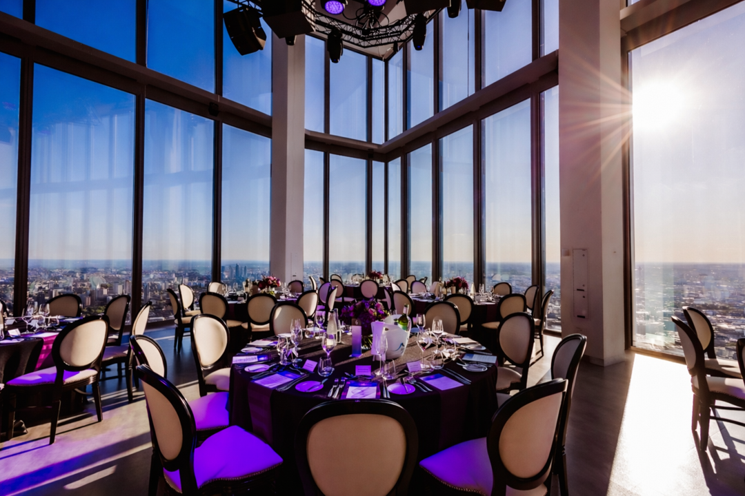 Fine dining Horizon 22: Elegant event, panoramic view, corporate meeting, celebration.