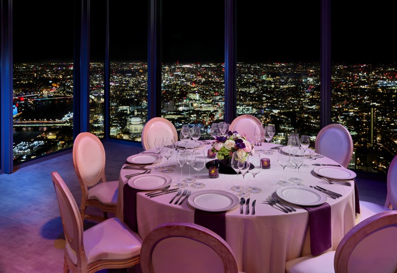 Cityscape fine dining event table, luxury corporate celebration