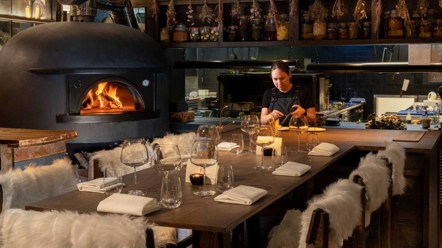 Restaurant - 25629def-dc8a-41c3-84e2-e654278aa28e.png