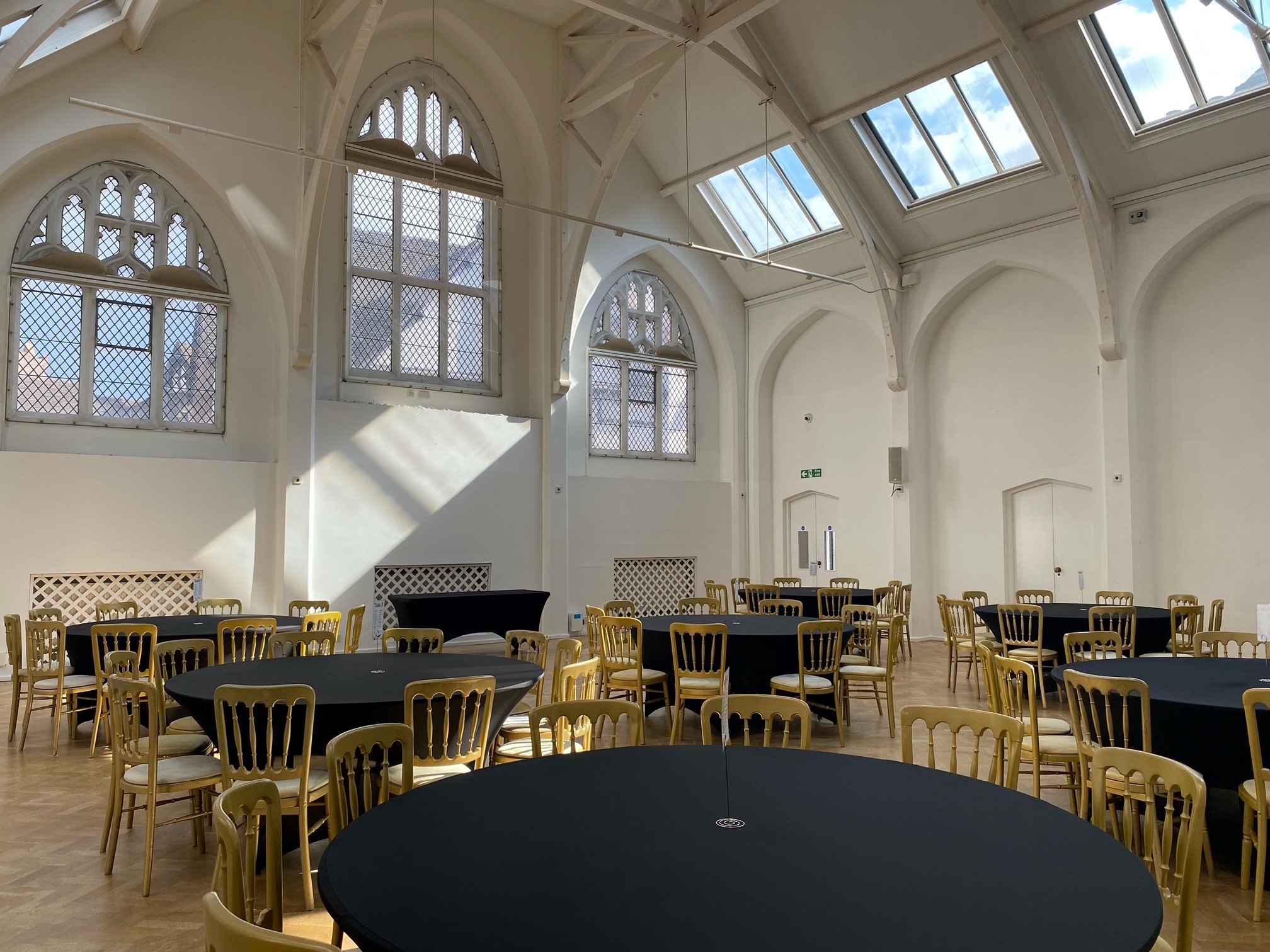 Main Room - bca53dd7-11e7-4f28-825a-051af23c97ec.jpg