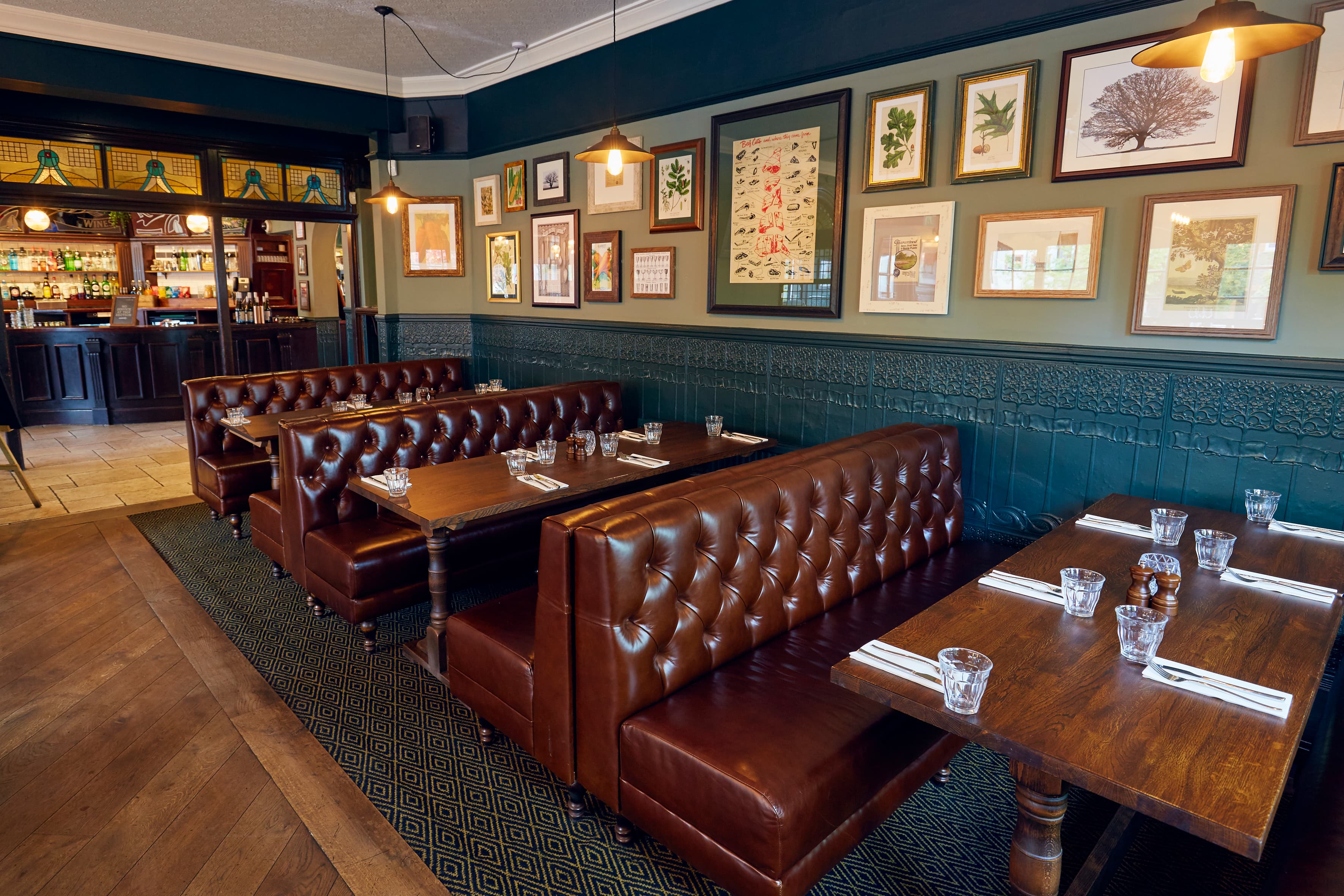 Royalty Tap Room, booth seating, pub dining, event venue